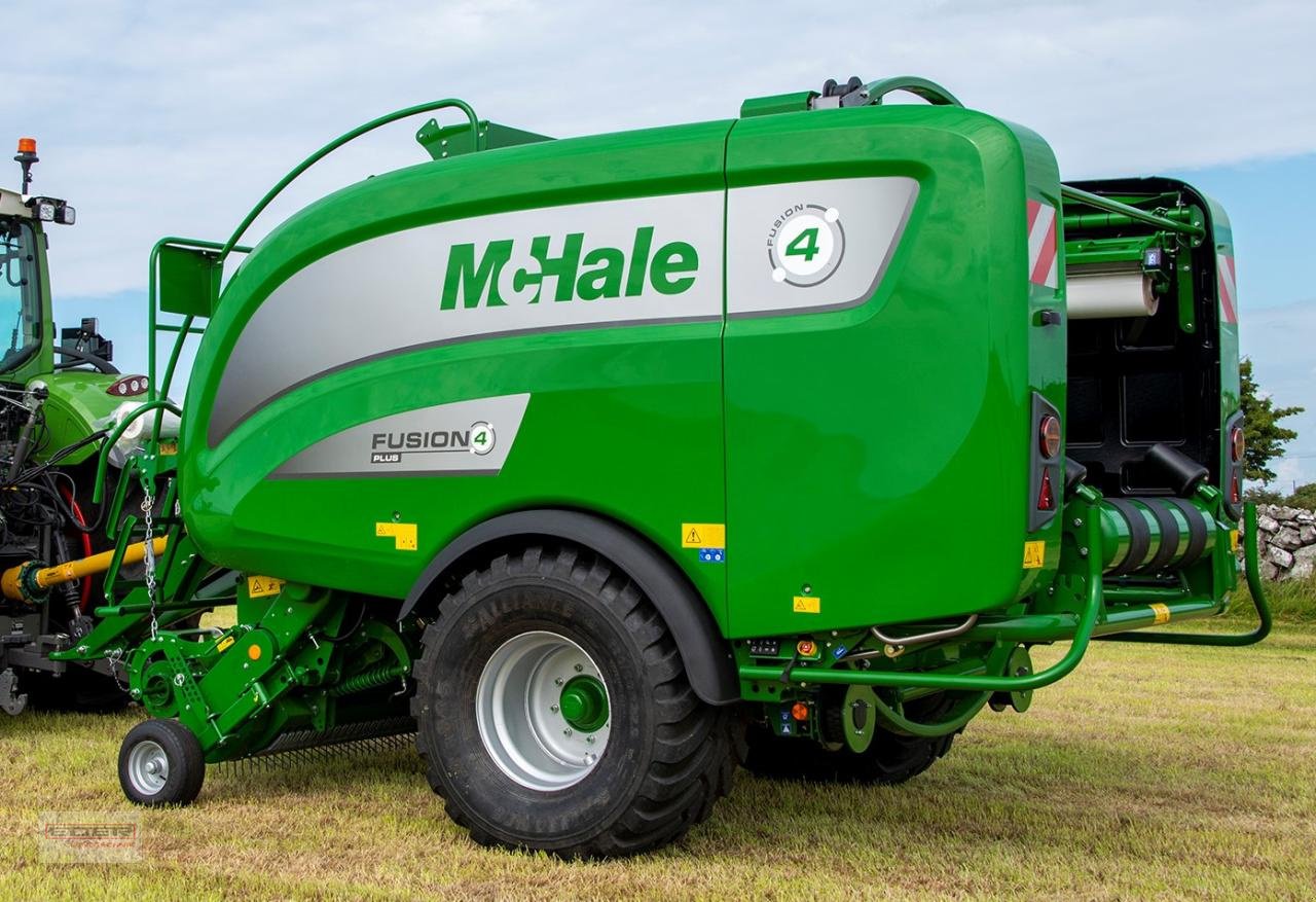 Rundballenwickelgerät des Typs McHale Fusion 4 Plus, Neumaschine in Tuntenhausen (Bild 1)