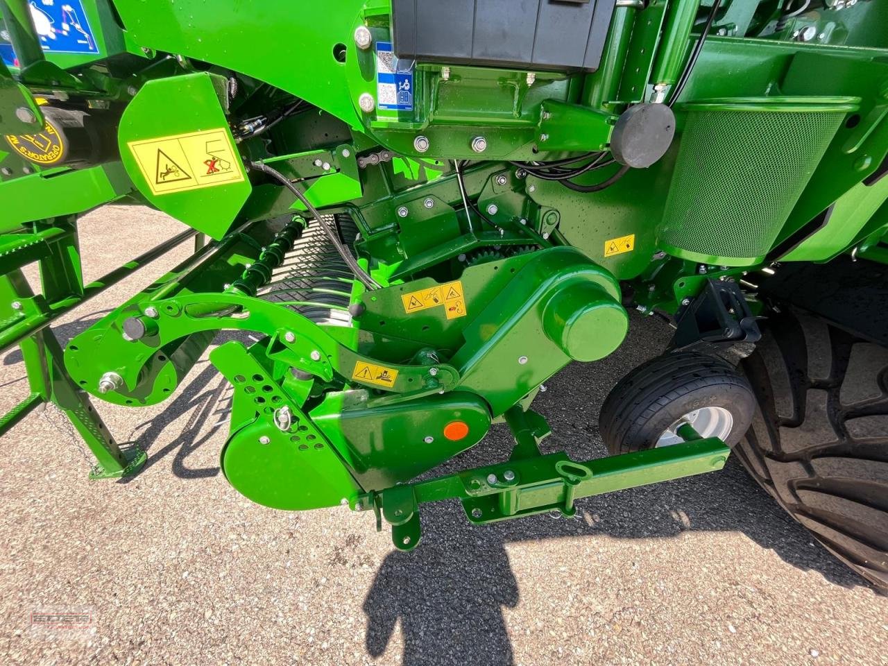 Rundballenwickelgerät des Typs McHale Fusion Vario Plus, Vorführmaschine in Tuntenhausen (Bild 15)