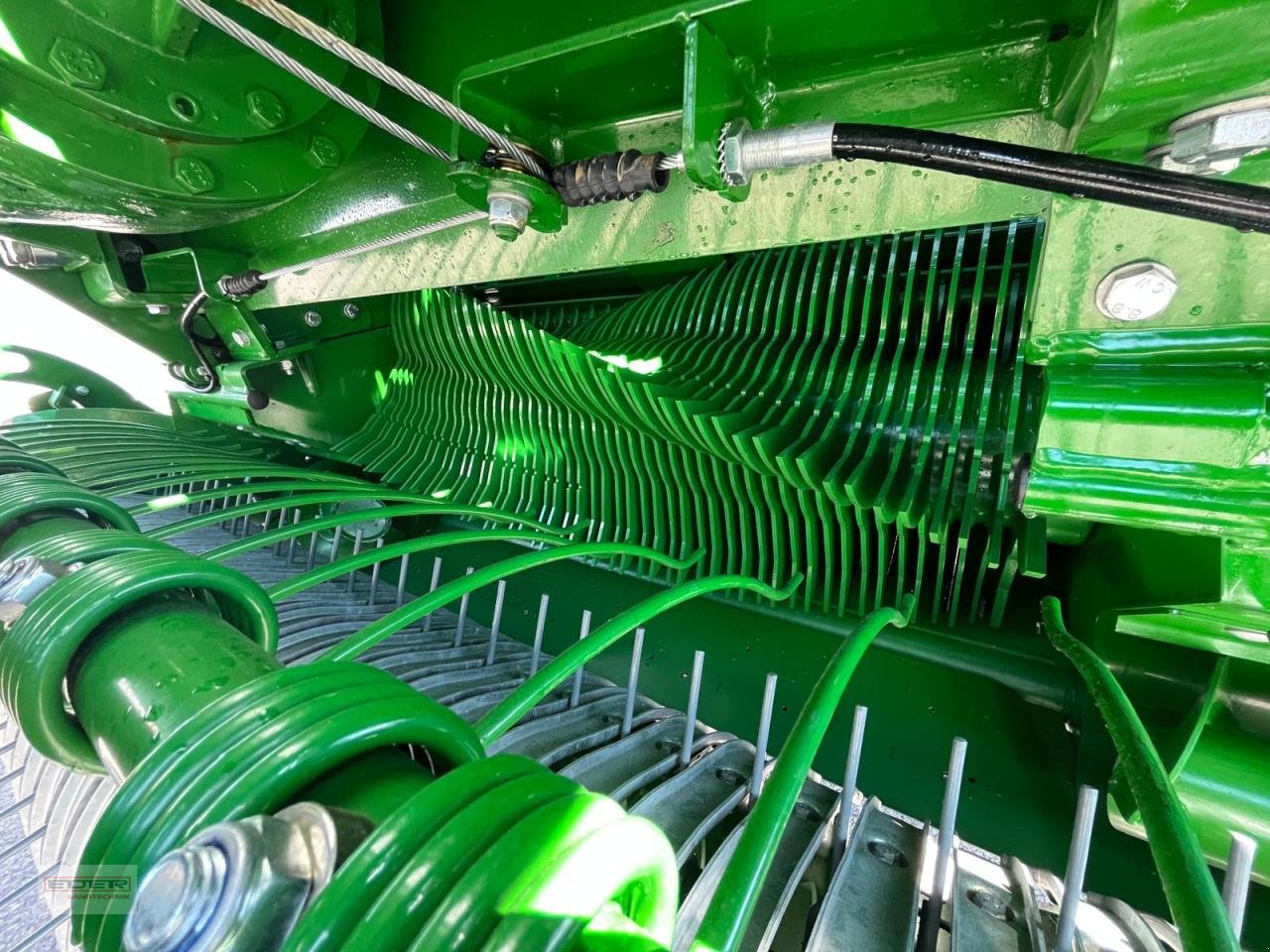 Rundballenwickelgerät des Typs McHale Fusion Vario Plus, Vorführmaschine in Tuntenhausen (Bild 21)