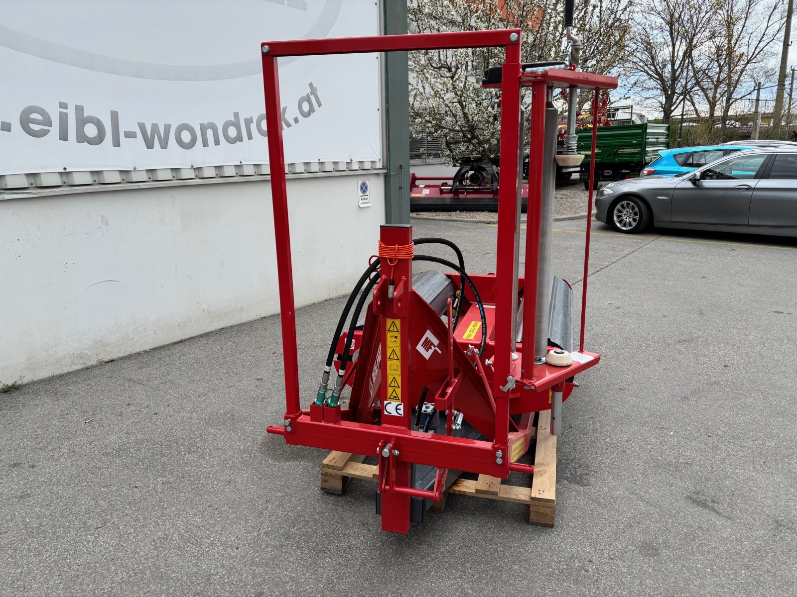 Rundballenwickelgerät des Typs Metal-Fach Z 560 Wickelmaschine, Neumaschine in Gerasdorf (Bild 2)