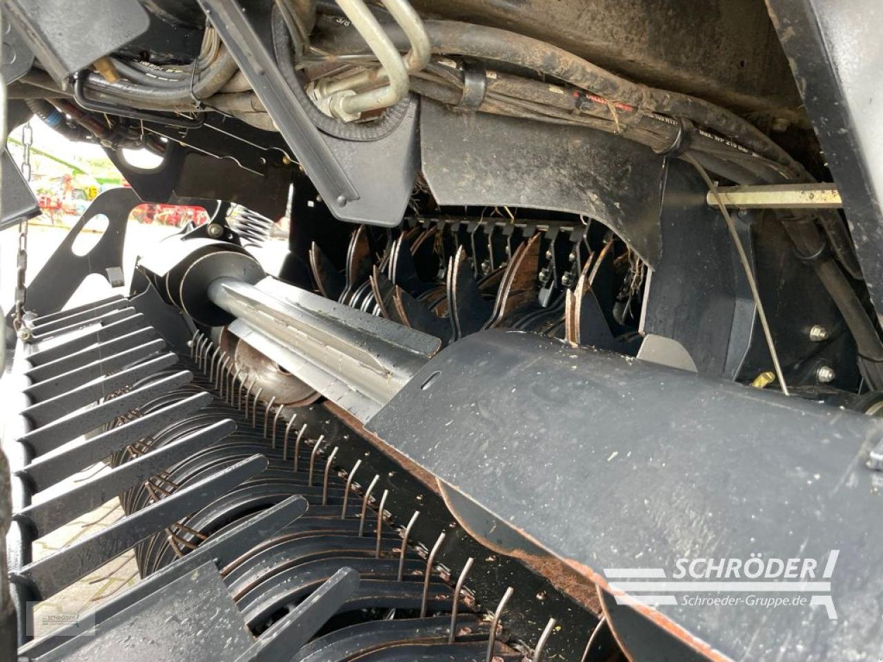 Rundballenwickelgerät des Typs New Holland ROLL-BELT 180 CROPCUTTER, Gebrauchtmaschine in Scharrel (Bild 11)