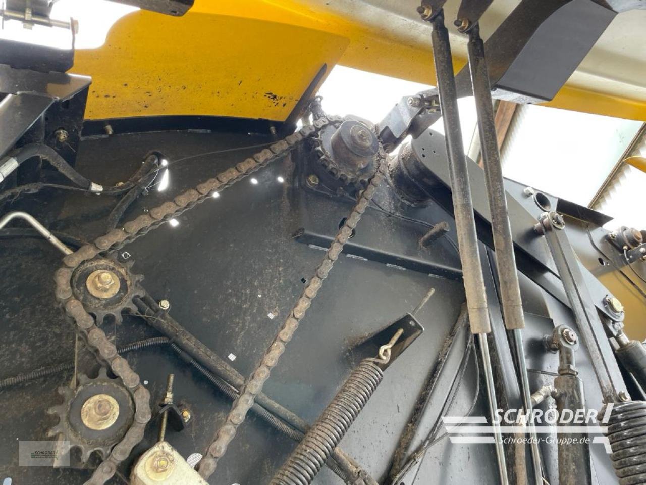 Rundballenwickelgerät des Typs New Holland ROLL-BELT 180 CROPCUTTER, Gebrauchtmaschine in Scharrel (Bild 17)