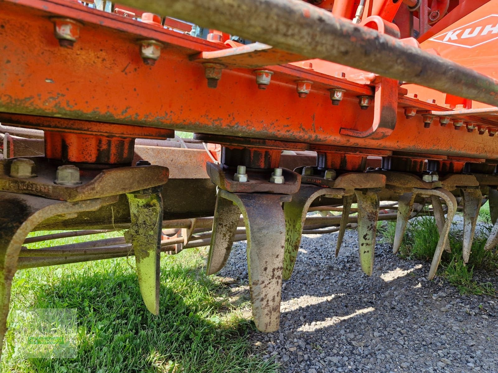 Saatbettkombination del tipo Kuhn Kreiselegge HRB 302 D mit Semo 99, Gebrauchtmaschine In Wartberg (Immagine 3)