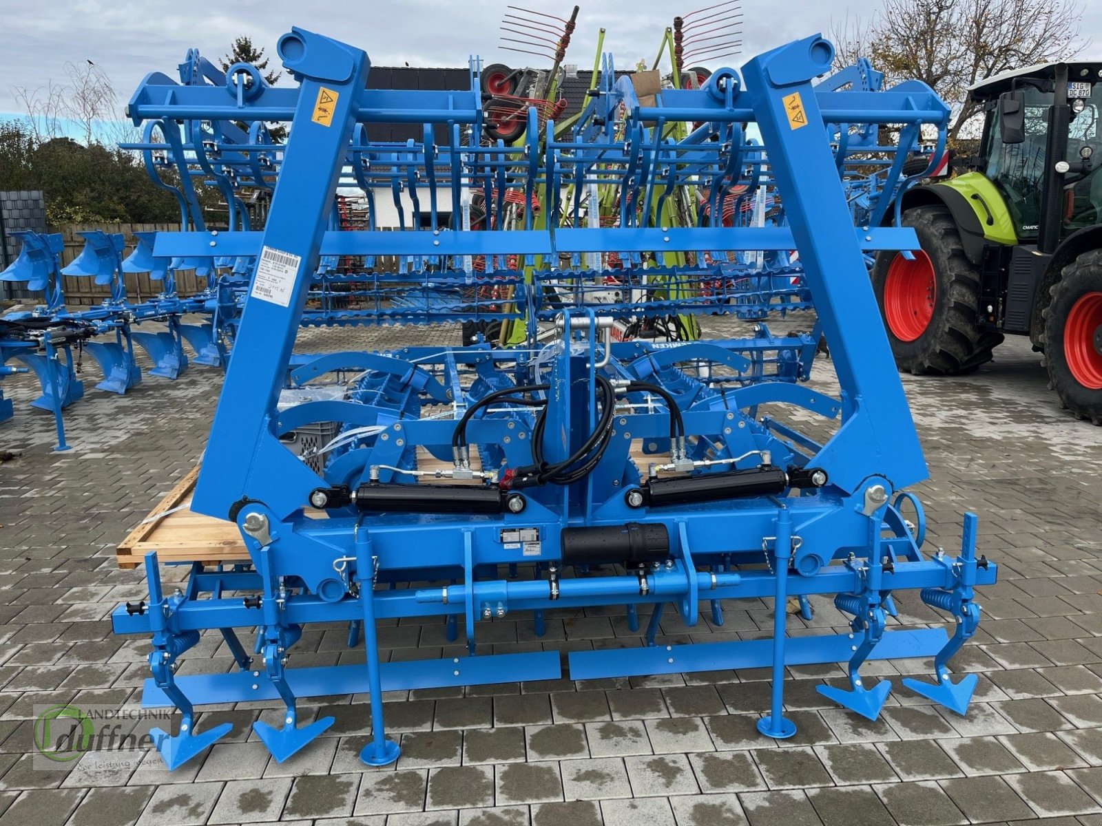 Saatbettkombination of the type Lemken Korund 8/600 K, Neumaschine in Hohentengen (Picture 1)