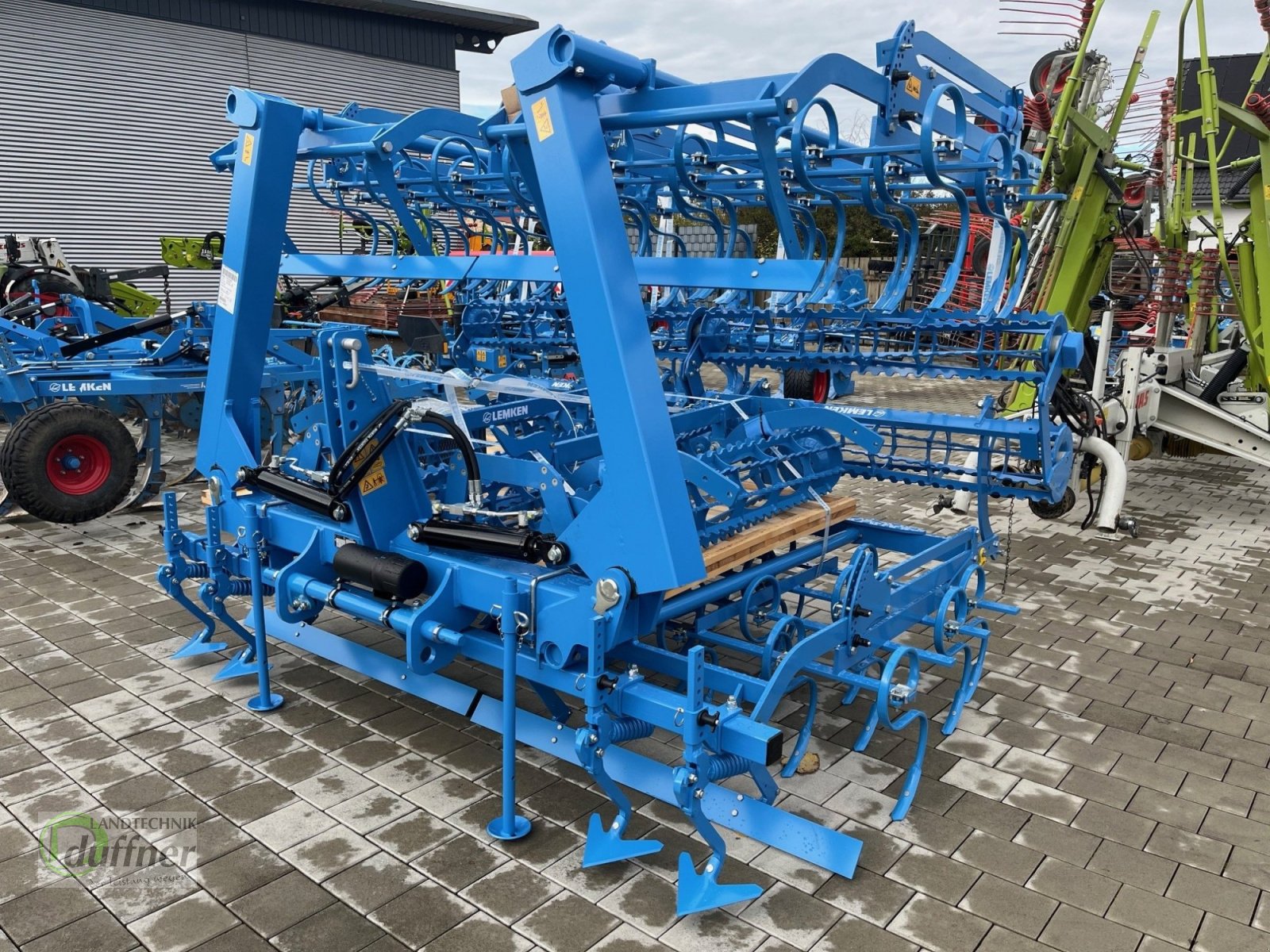 Saatbettkombination of the type Lemken Korund 8/600 K, Neumaschine in Hohentengen (Picture 3)