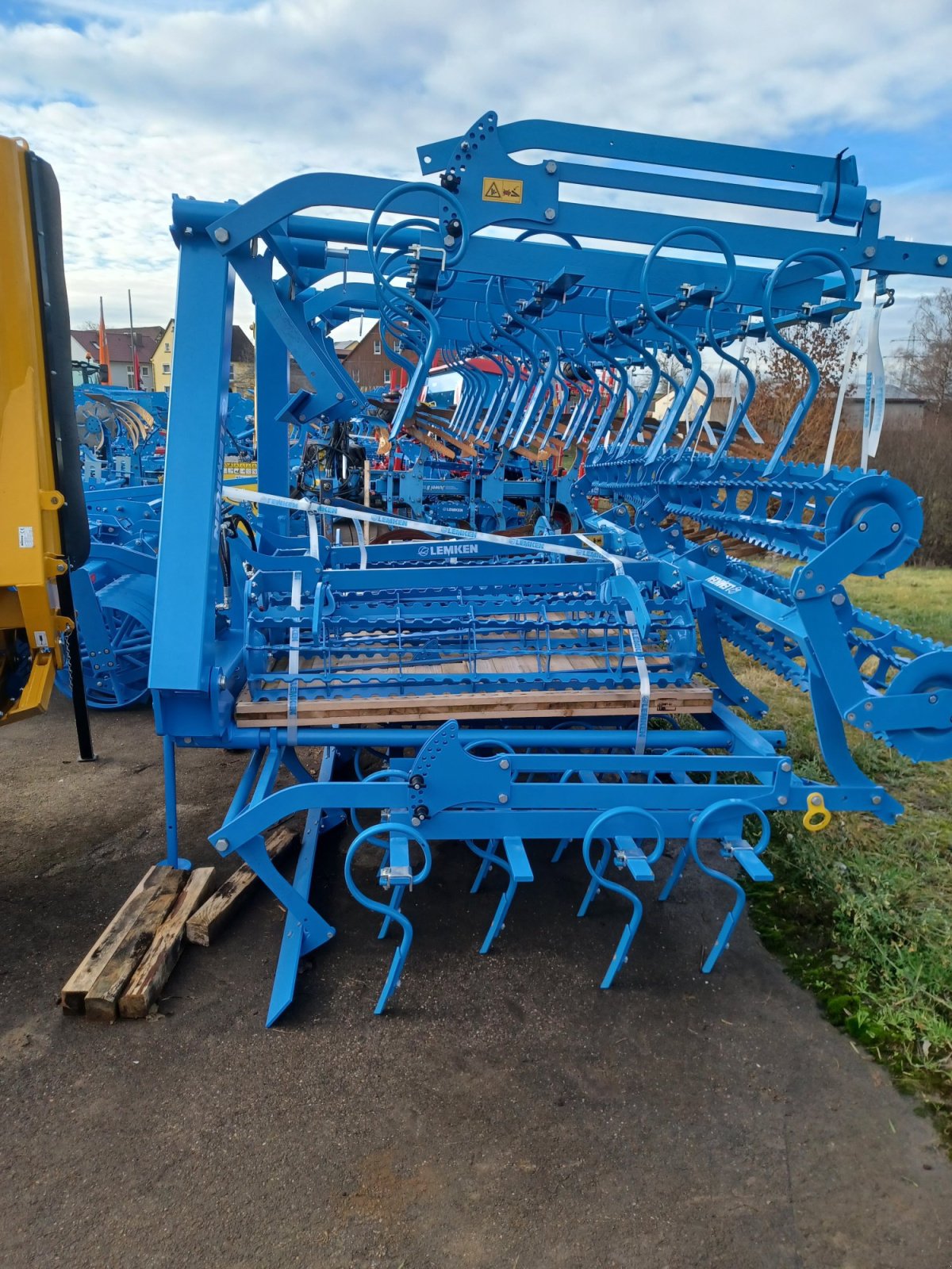 Saatbettkombination des Typs Lemken Korund 8/600 K, Neumaschine in Uffenheim (Bild 2)