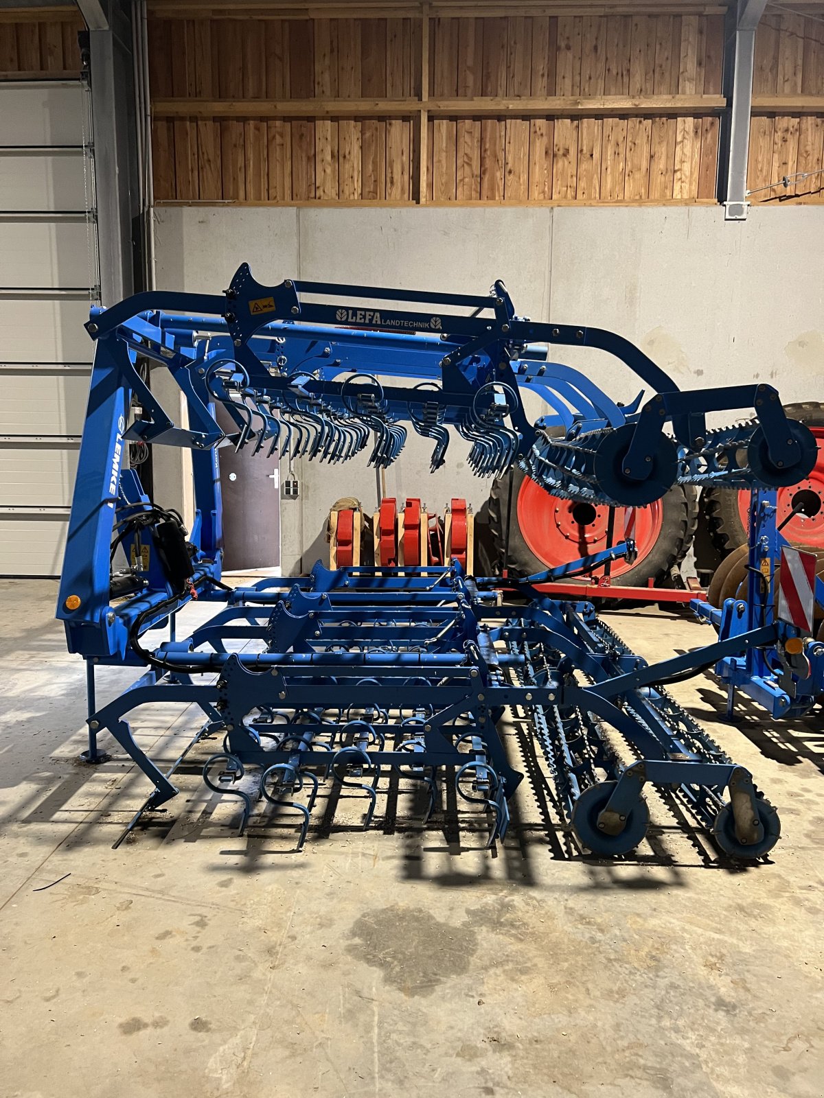 Saatbettkombination des Typs Lemken Korund 8/600 K, Gebrauchtmaschine in Reimlingen (Bild 2)