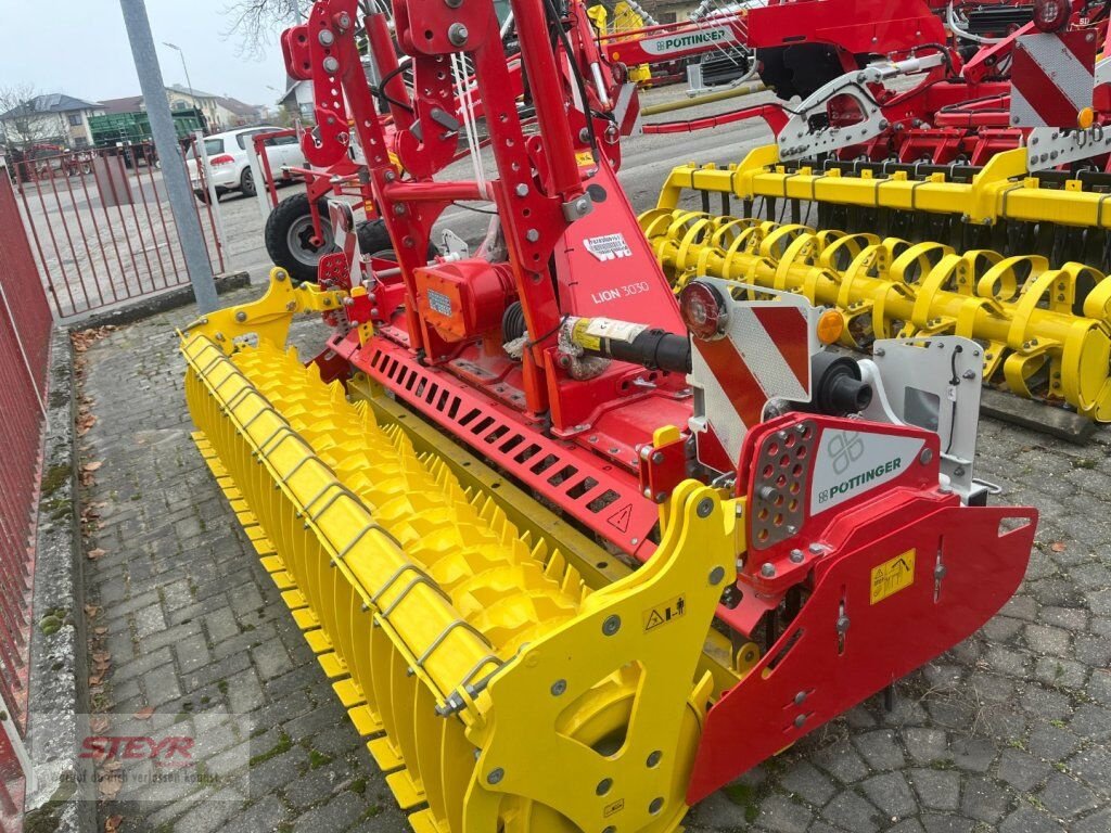 Saatbettkombination a típus Pöttinger LION 3030 Kreiselegge Lagermaschine 10 Kreisel, Neumaschine ekkor: Kilb (Kép 2)