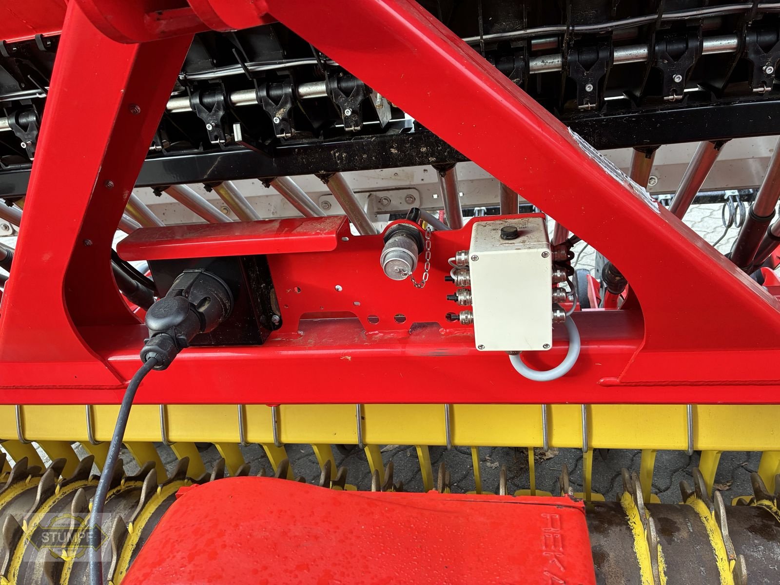 Saatbettkombination от тип Pöttinger Pöttinger Vitasem 302 ADD +L ION 302, Gebrauchtmaschine в Grafenstein (Снимка 7)