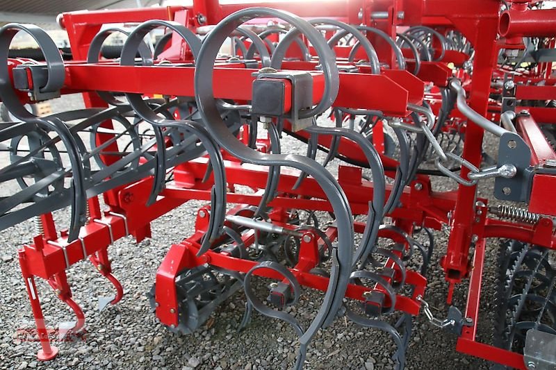 Saatbettkombination of the type Unia Kombi XL 4,2m Saatbettkombination, Neumaschine in Ostheim/Rhön (Picture 8)