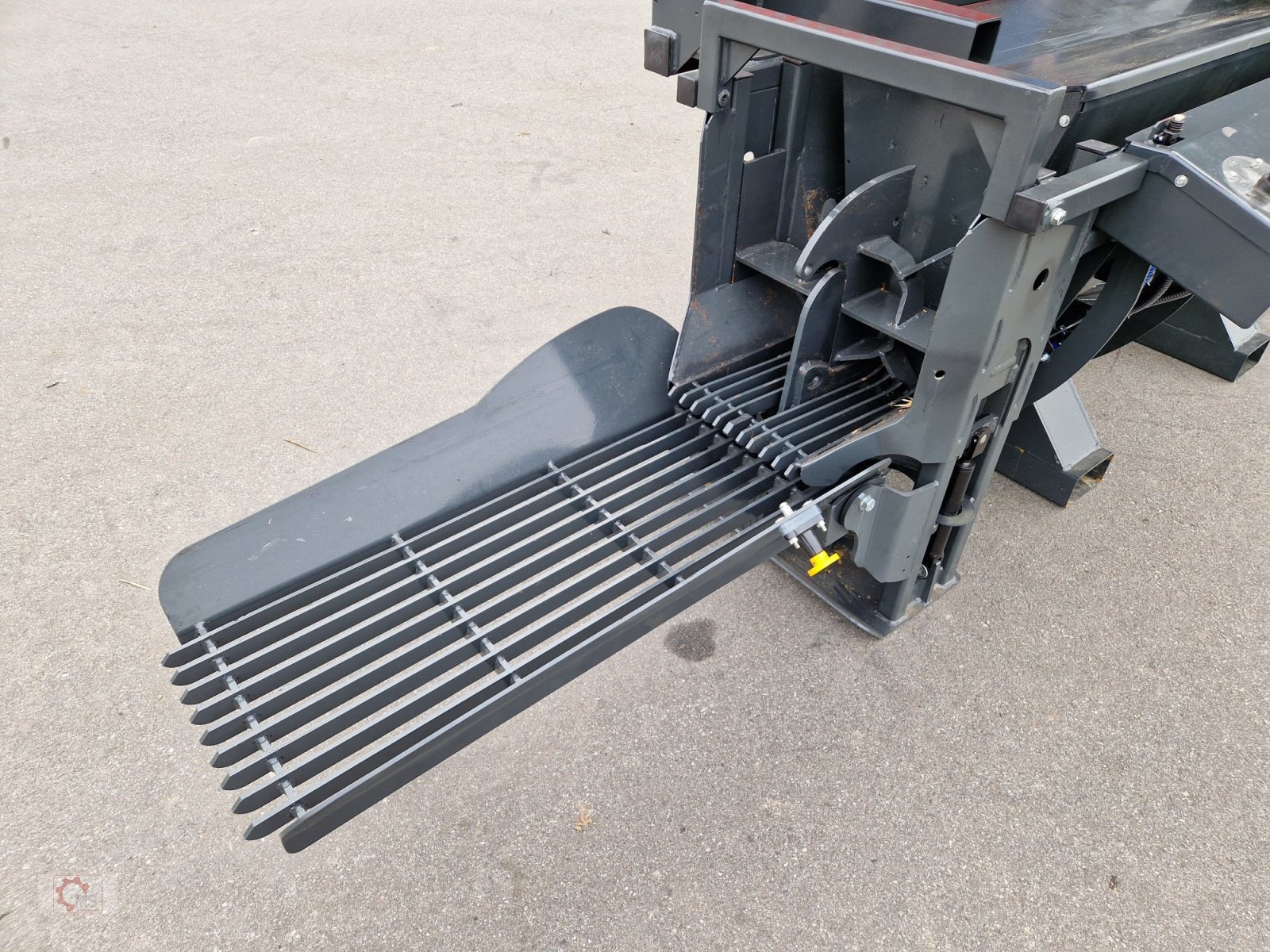 Sägeautomat & Spaltautomat a típus MS Splitter 1500 22to 50cm Durchmesser 1m Scheitlänge Ölkühler Sägespaltautomat, Neumaschine ekkor: Tiefenbach (Kép 10)