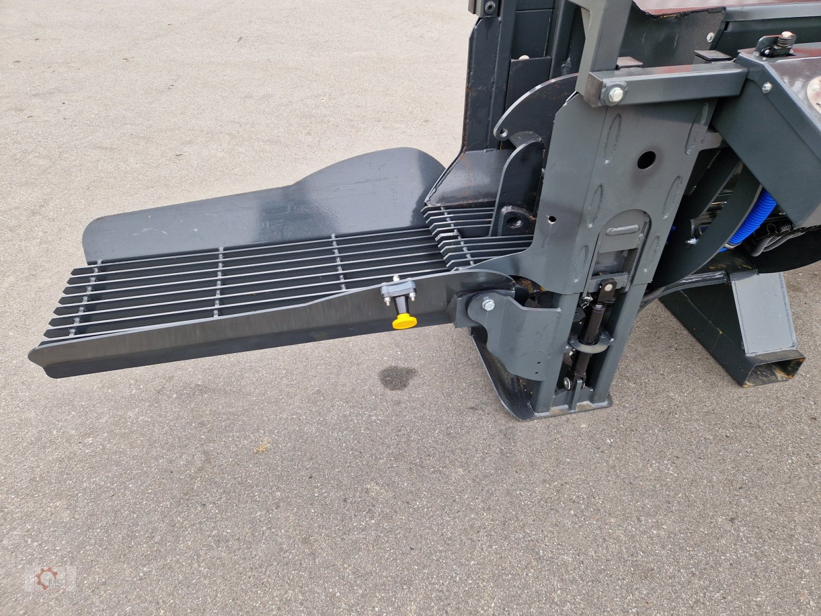 Sägeautomat & Spaltautomat a típus MS Splitter 1500 22to 50cm Durchmesser 1m Scheitlänge Ölkühler Sägespaltautomat, Neumaschine ekkor: Tiefenbach (Kép 12)