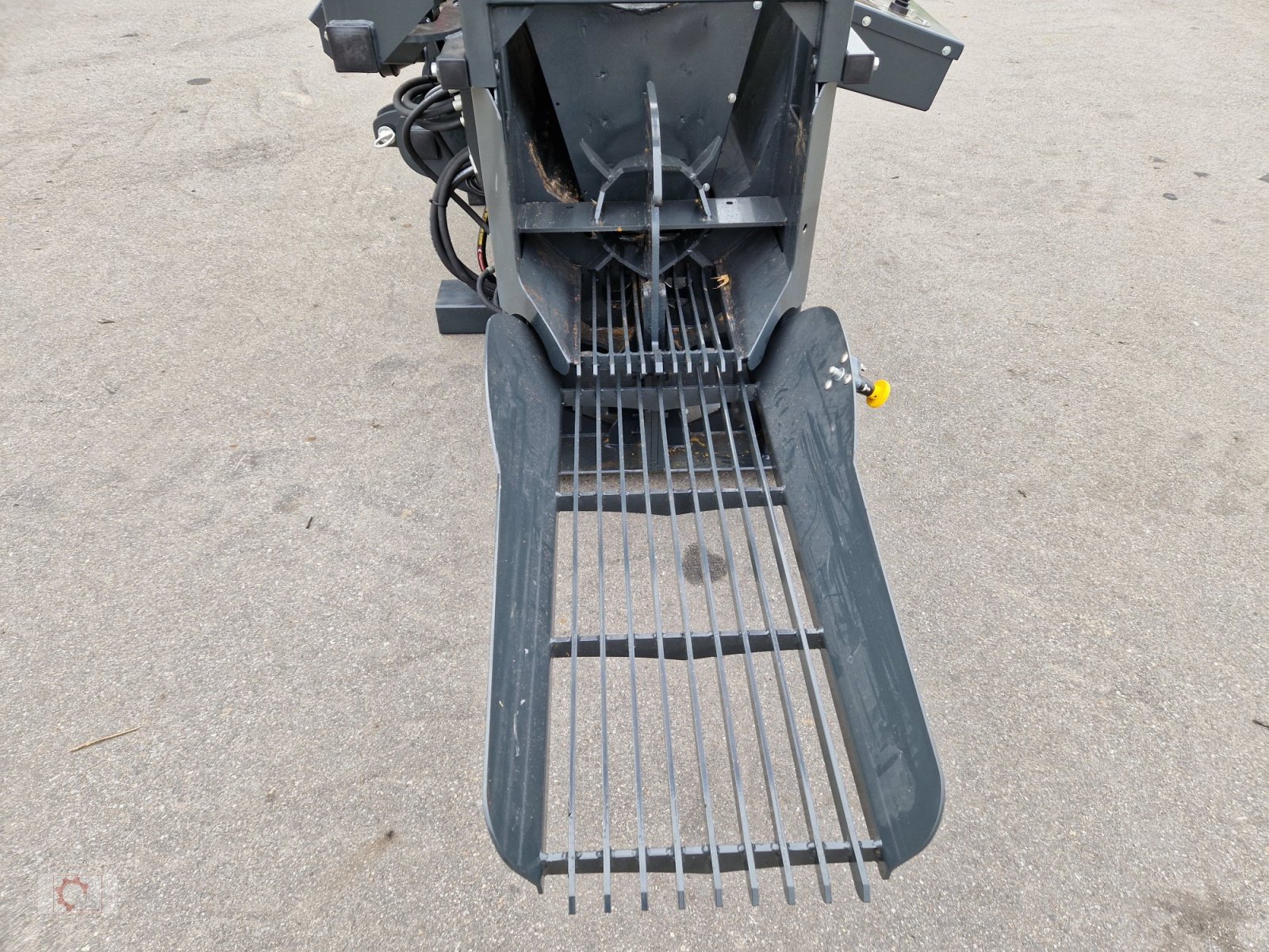 Sägeautomat & Spaltautomat des Typs MS Splitter 1500 22to 50cm Durchmesser 1m Scheitlänge Ölkühler Sägespaltautomat, Neumaschine in Tiefenbach (Bild 9)