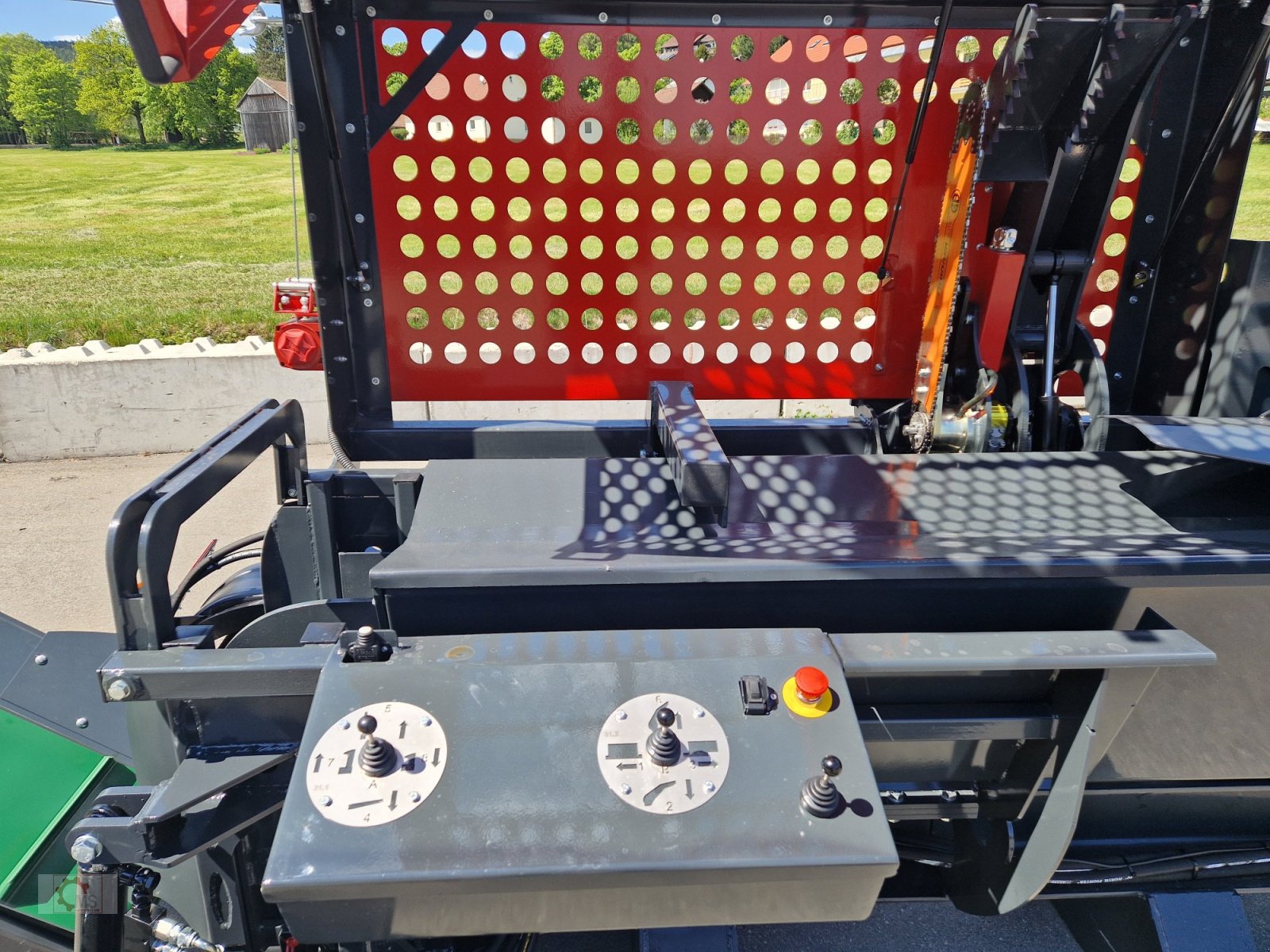 Sägeautomat & Spaltautomat tipa MS Splitter 1500 Fahrwerk 22to 50cm Durchmesser 1m Scheitlänge Sägespaltautomat, Neumaschine u Tiefenbach (Slika 16)