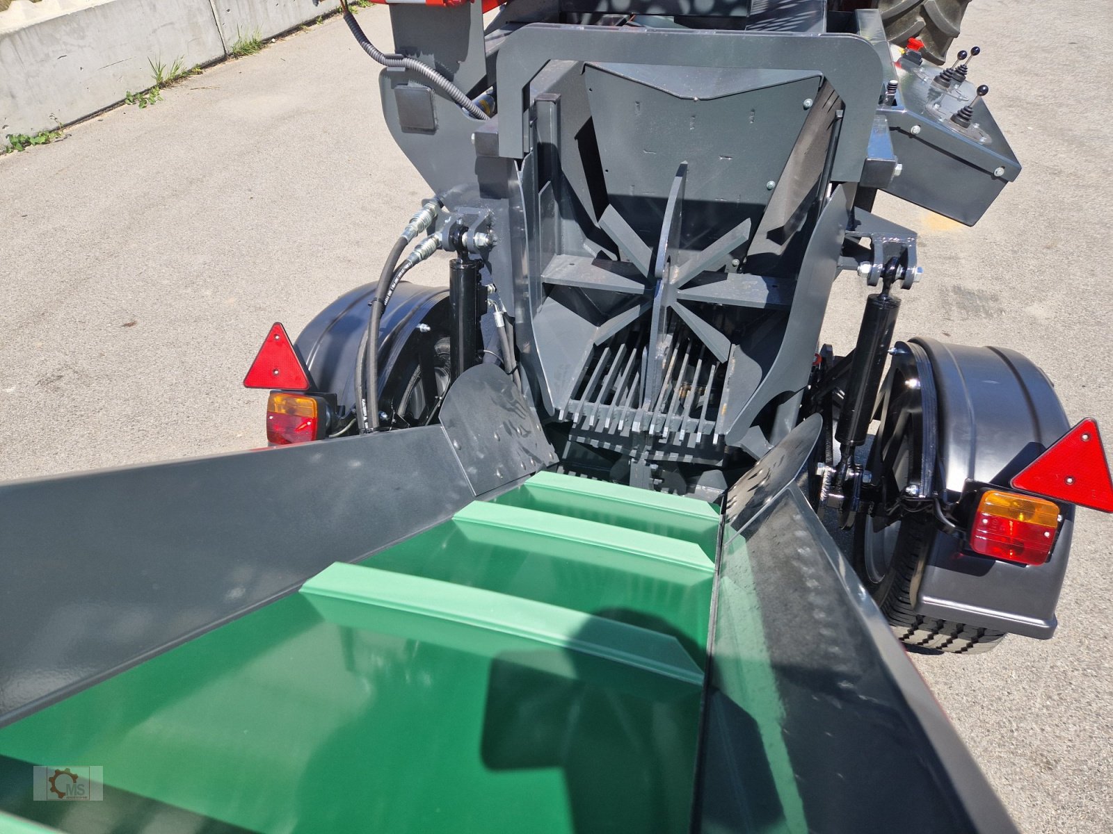 Sägeautomat & Spaltautomat tipa MS Splitter 1500 Fahrwerk 22to 50cm Durchmesser 1m Scheitlänge Sägespaltautomat, Neumaschine u Tiefenbach (Slika 23)