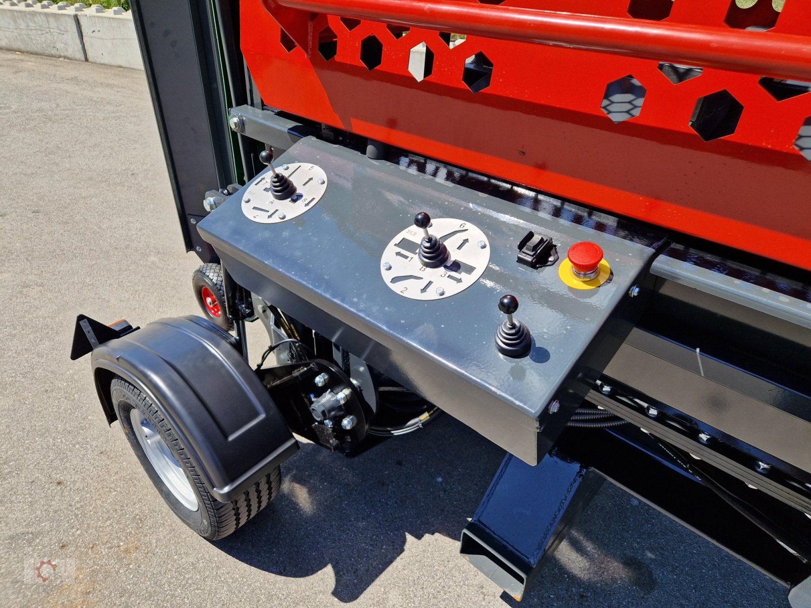 Sägeautomat & Spaltautomat del tipo MS Splitter 1500 Fahrwerk 22to 50cm Durchmesser 1m Scheitlänge Sägespaltautomat, Neumaschine en Tiefenbach (Imagen 3)