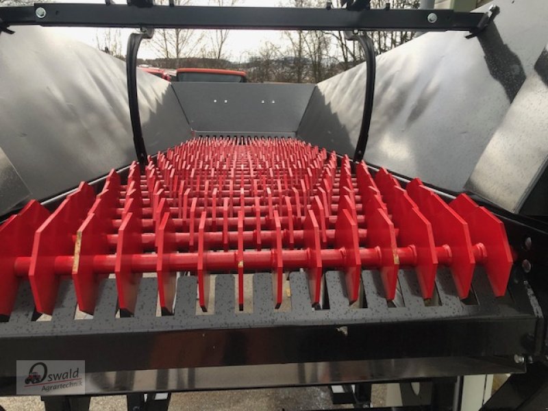 Sägeautomat & Spaltautomat des Typs Oswald Scheibenreinigung Roller MAXI, Neumaschine in Regen (Bild 2)