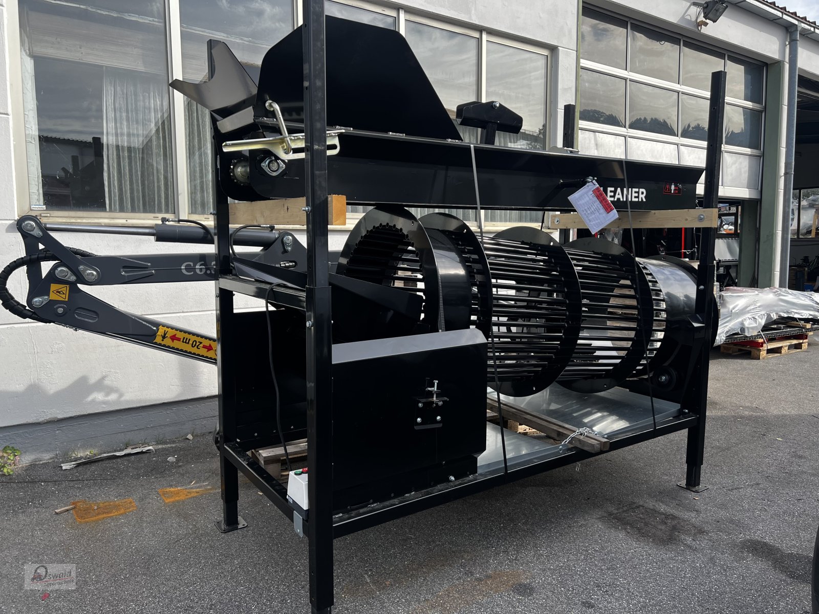 Sägeautomat & Spaltautomat des Typs Palax Cleaner, Neumaschine in Regen (Bild 2)