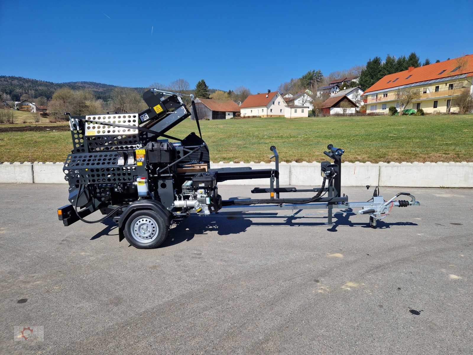 Sägeautomat & Spaltautomat des Typs Pilkemaster EVO 36 Benzinmotor 10to 36cm Stammheber Fahrwerk 80 km/h, Neumaschine in Tiefenbach (Bild 2)