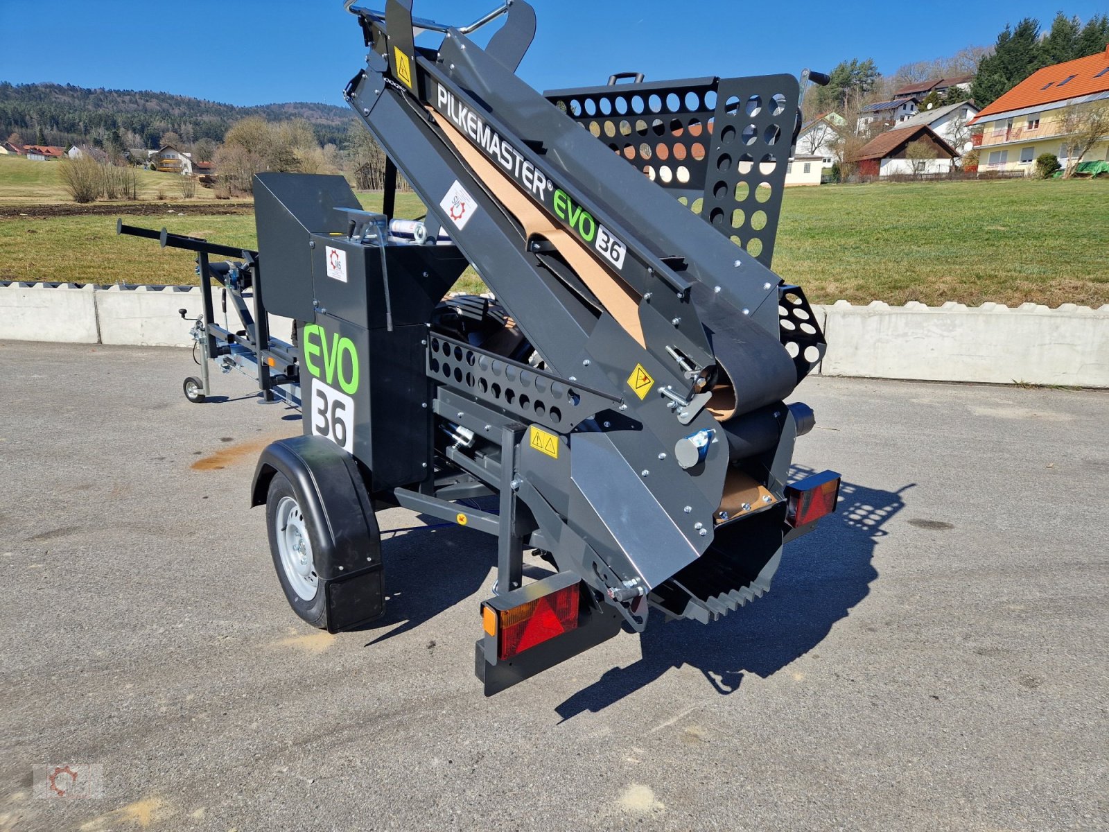 Sägeautomat & Spaltautomat des Typs Pilkemaster EVO 36 Benzinmotor 10to 36cm Stammheber Fahrwerk 80 km/h, Neumaschine in Tiefenbach (Bild 10)