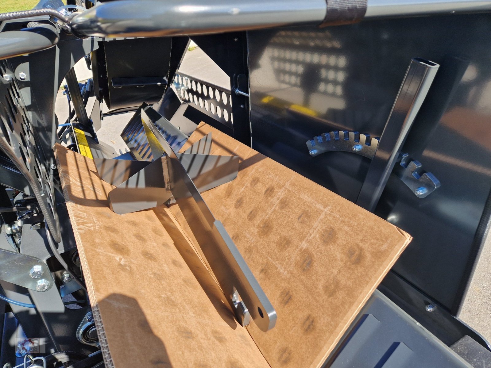 Sägeautomat & Spaltautomat des Typs Pilkemaster EVO 36 Benzinmotor 10to 36cm Stammheber Fahrwerk 80 km/h, Neumaschine in Tiefenbach (Bild 14)