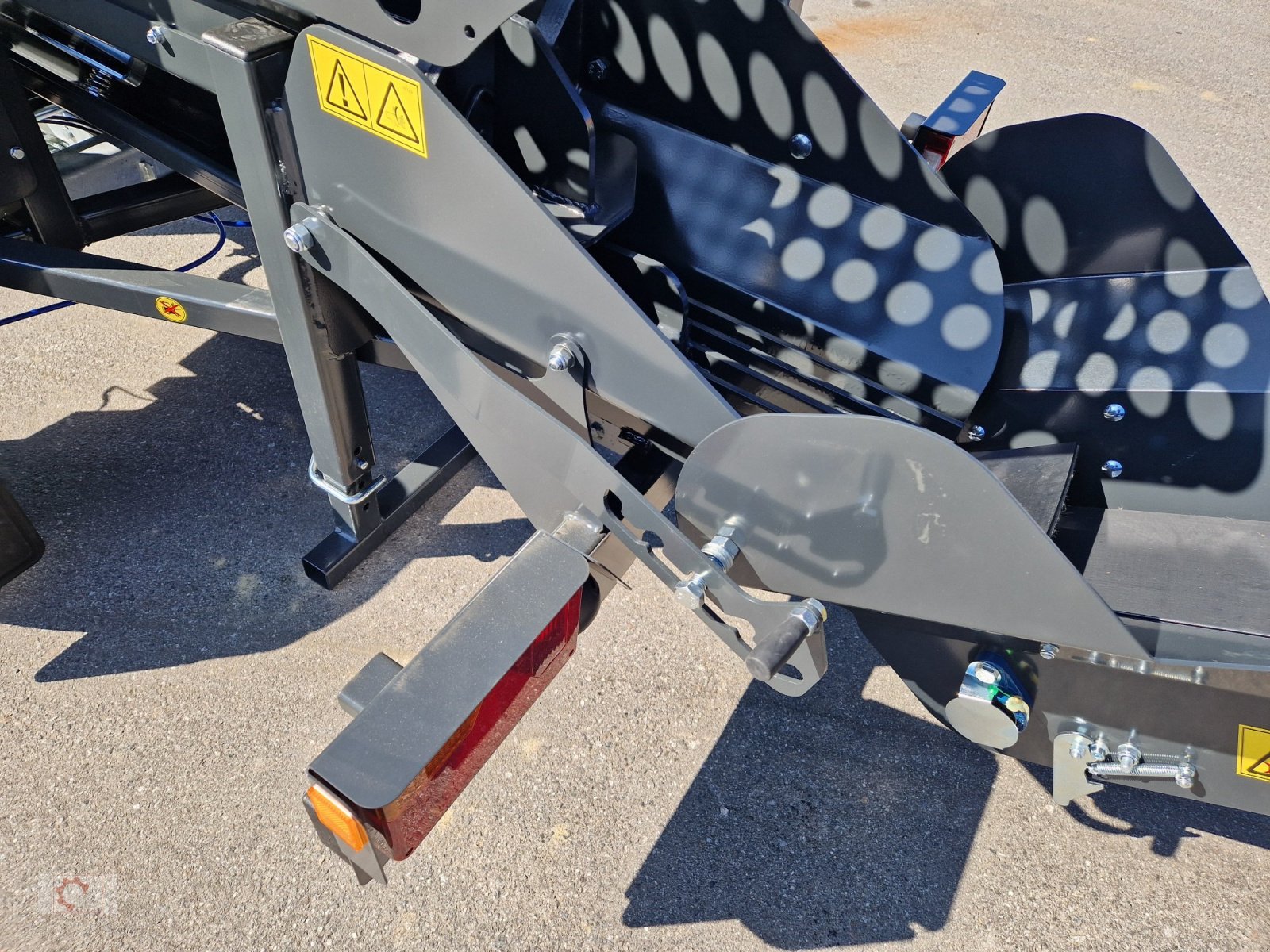 Sägeautomat & Spaltautomat des Typs Pilkemaster EVO 36 Benzinmotor 10to 36cm Stammheber Fahrwerk 80 km/h, Neumaschine in Tiefenbach (Bild 18)