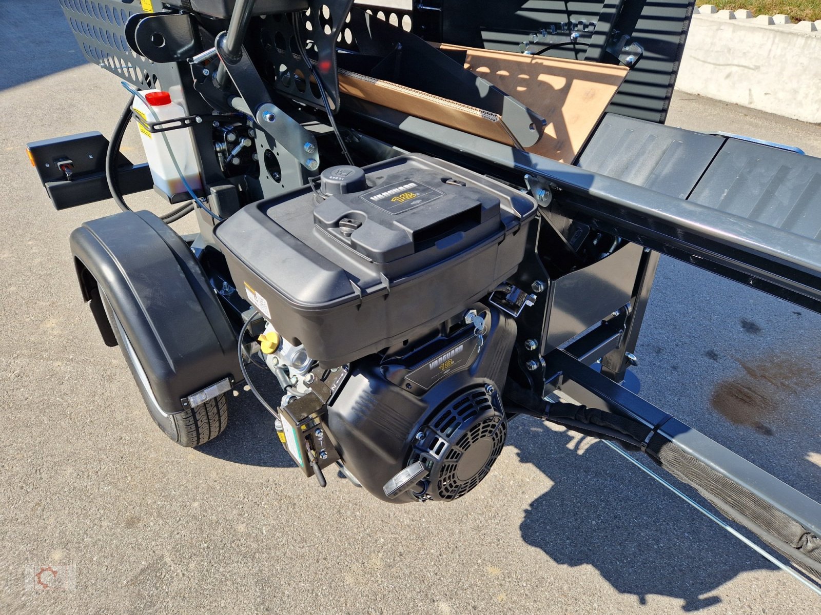 Sägeautomat & Spaltautomat типа Pilkemaster EVO 36 Benzinmotor 10to 36cm Stammheber Fahrwerk 80 km/h, Neumaschine в Tiefenbach (Фотография 3)