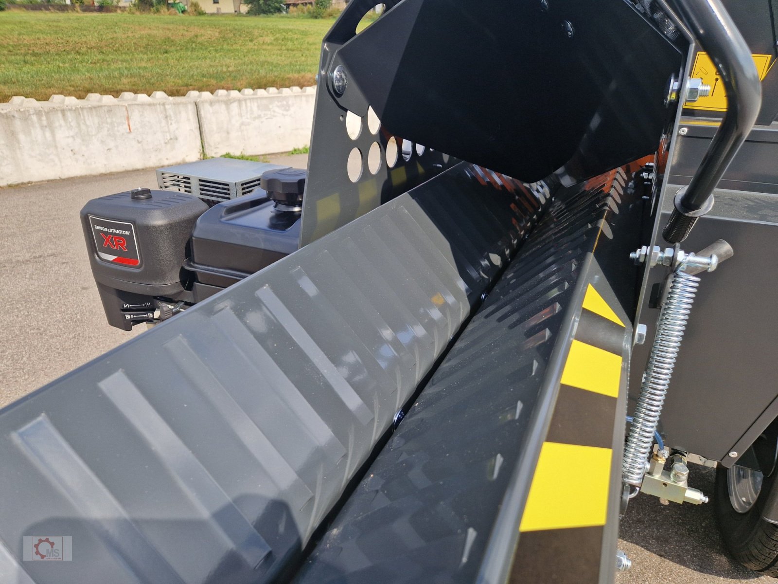 Sägeautomat & Spaltautomat a típus Pilkemaster GO 30cm 13PS Benzinmotor Sägespaltautomat Förderband Stammheber Fahrwerk 80km/h, Neumaschine ekkor: Tiefenbach (Kép 5)