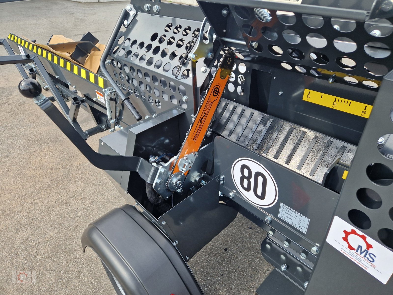 Sägeautomat & Spaltautomat a típus Pilkemaster GO 30cm 13PS Benzinmotor Sägespaltautomat Förderband Stammheber Fahrwerk 80km/h, Neumaschine ekkor: Tiefenbach (Kép 8)