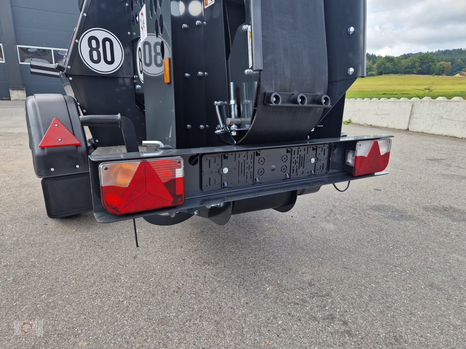 Sägeautomat & Spaltautomat a típus Pilkemaster GO 30cm 13PS Benzinmotor Sägespaltautomat Förderband Stammheber Fahrwerk 80km/h, Neumaschine ekkor: Tiefenbach (Kép 11)