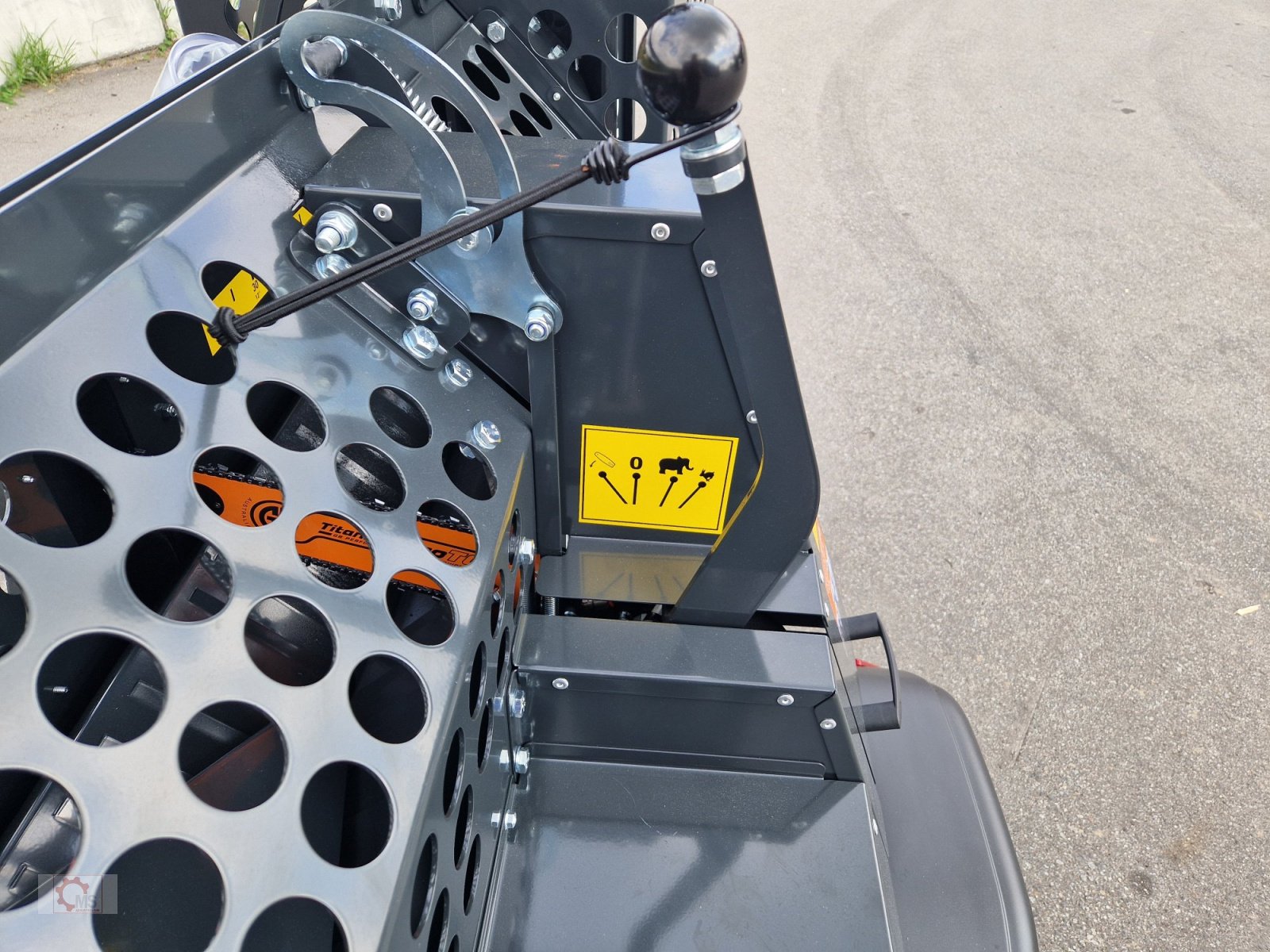 Sägeautomat & Spaltautomat a típus Pilkemaster GO 30cm 13PS Benzinmotor Sägespaltautomat Förderband Stammheber Fahrwerk 80km/h, Neumaschine ekkor: Tiefenbach (Kép 17)