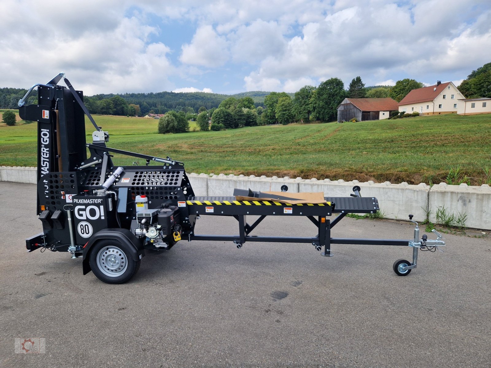 Sägeautomat & Spaltautomat a típus Pilkemaster GO 30cm 13PS Benzinmotor Sägespaltautomat Förderband Stammheber Fahrwerk 80km/h, Neumaschine ekkor: Tiefenbach (Kép 18)