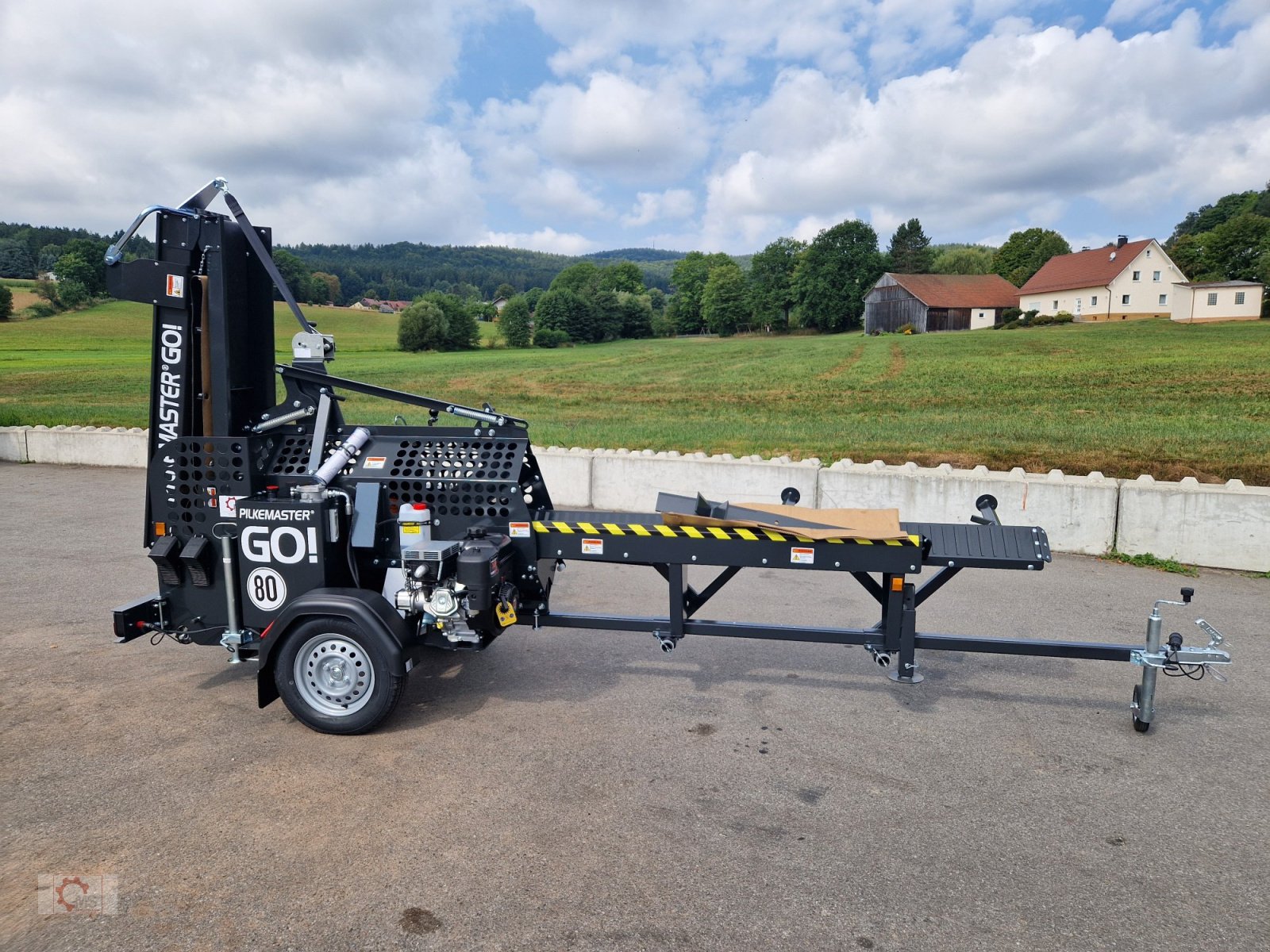 Sägeautomat & Spaltautomat a típus Pilkemaster GO 30cm 13PS Benzinmotor Sägespaltautomat Förderband Stammheber Fahrwerk 80km/h, Neumaschine ekkor: Tiefenbach (Kép 23)