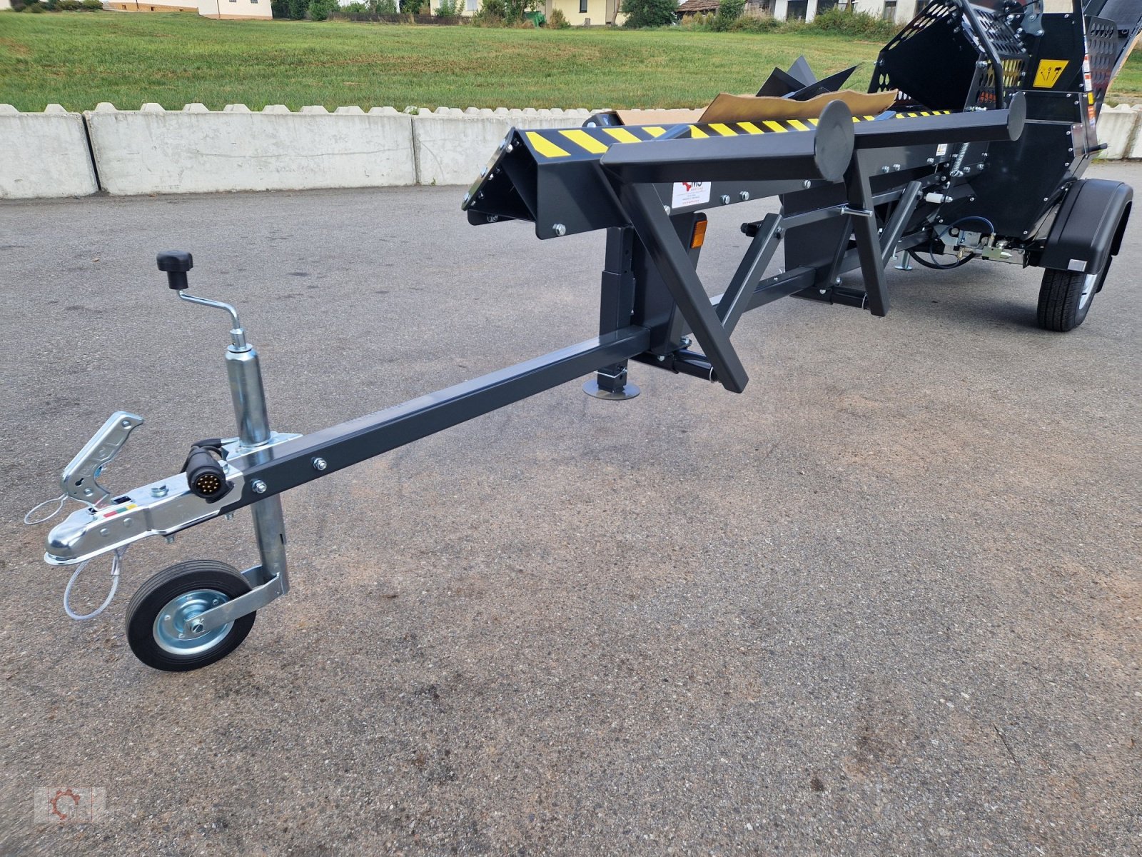 Sägeautomat & Spaltautomat del tipo Pilkemaster GO 30cm 13PS Benzinmotor Sägespaltautomat Förderband Stammheber Fahrwerk 80km/h, Neumaschine en Tiefenbach (Imagen 16)