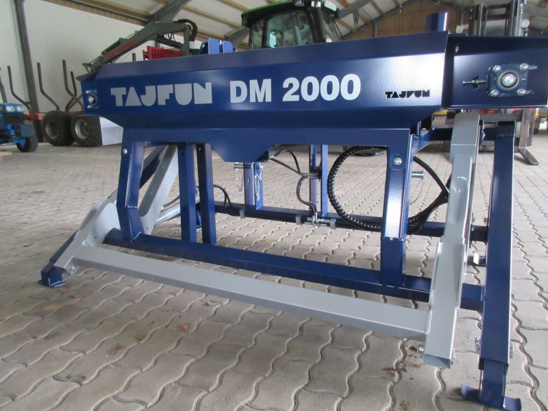 Sägeautomat & Spaltautomat des Typs Tajfun DM 2000, Neumaschine in Pliening
