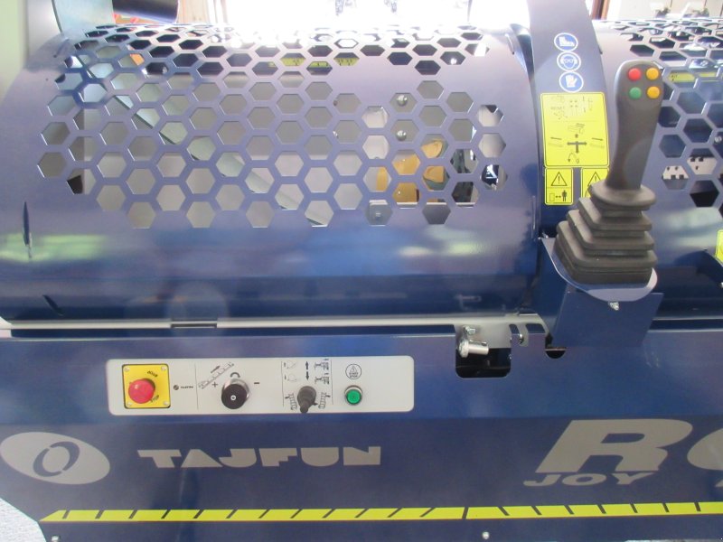 Sägeautomat & Spaltautomat des Typs Tajfun RCA 400 Joy TGR, Neumaschine in Pliening