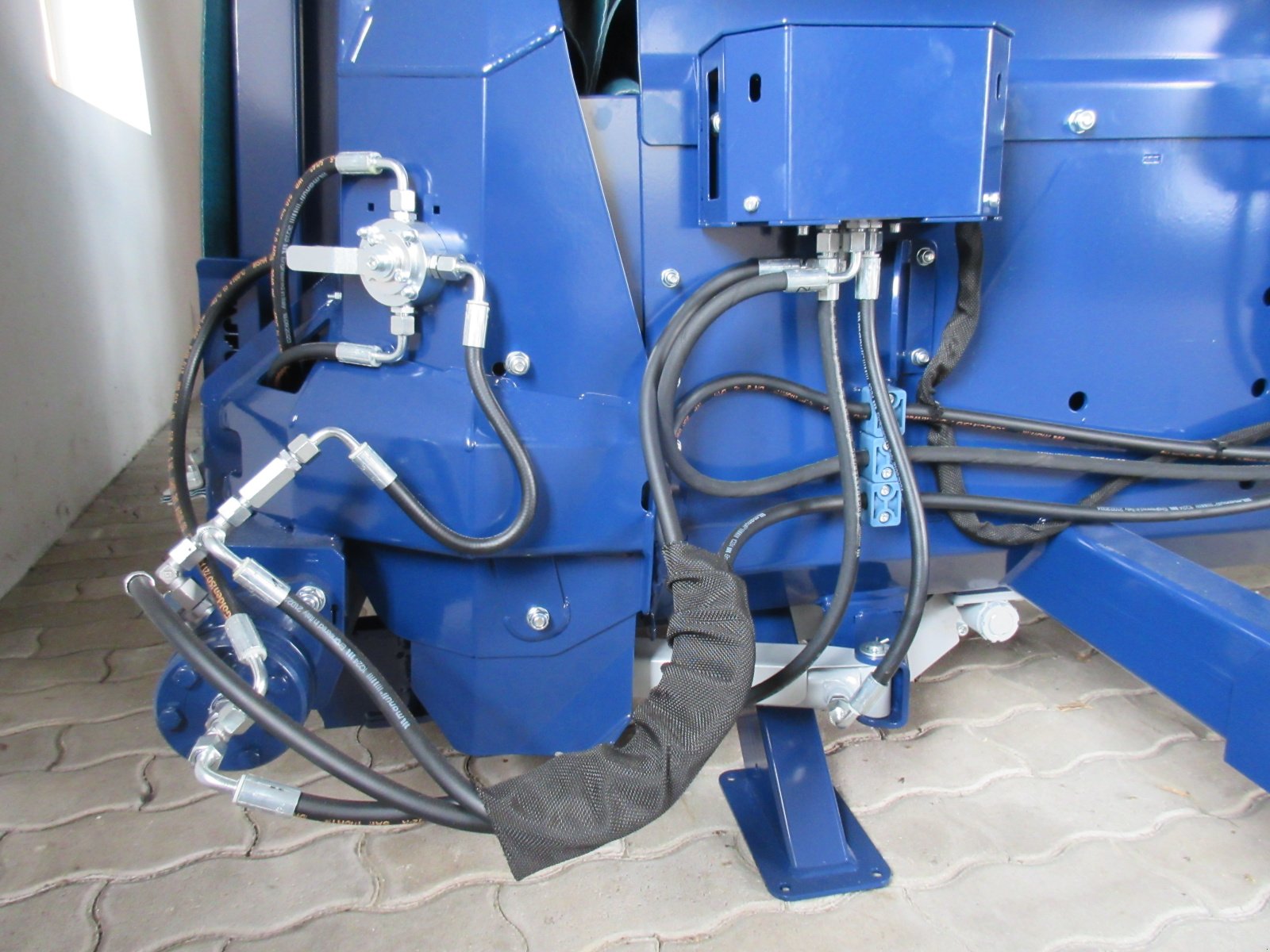 Sägeautomat & Spaltautomat des Typs Tajfun RCA 400 TGR, Neumaschine in Pliening (Bild 4)