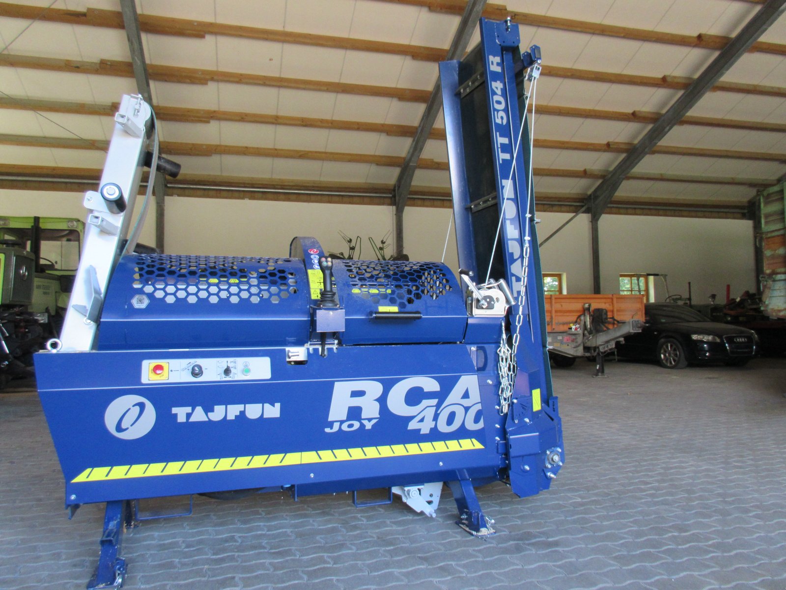 Sägeautomat & Spaltautomat des Typs Tajfun RCA 400 TGR, Gebrauchtmaschine in Pliening (Bild 1)