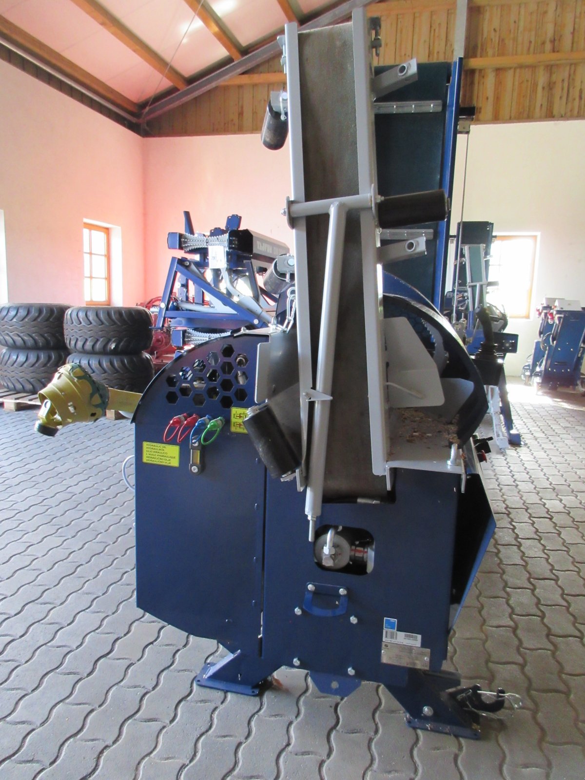 Sägeautomat & Spaltautomat des Typs Tajfun RCA 400 TGR, Gebrauchtmaschine in Pliening (Bild 2)