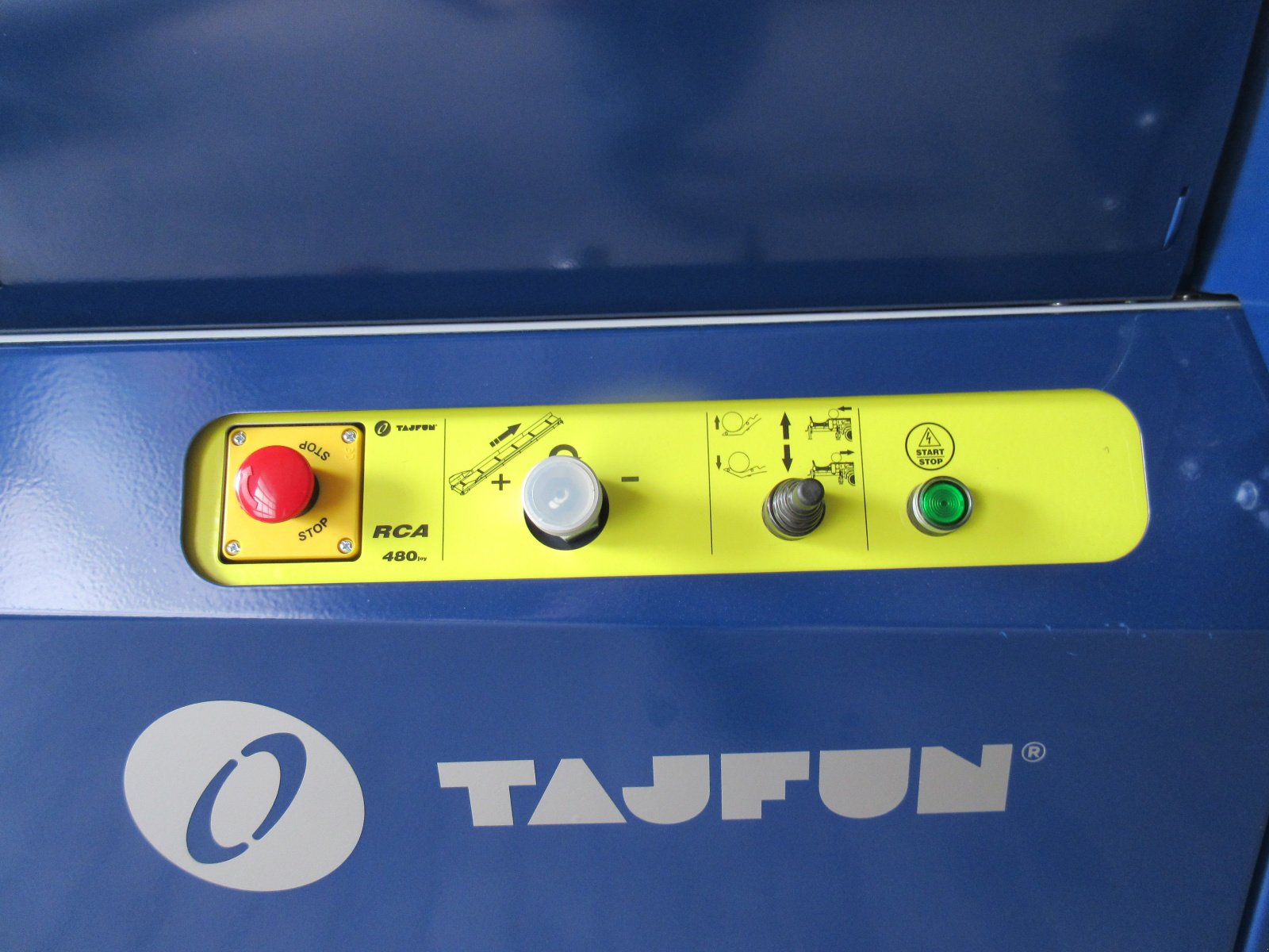 Sägeautomat & Spaltautomat des Typs Tajfun RCA 480, Neumaschine in Pliening (Bild 4)