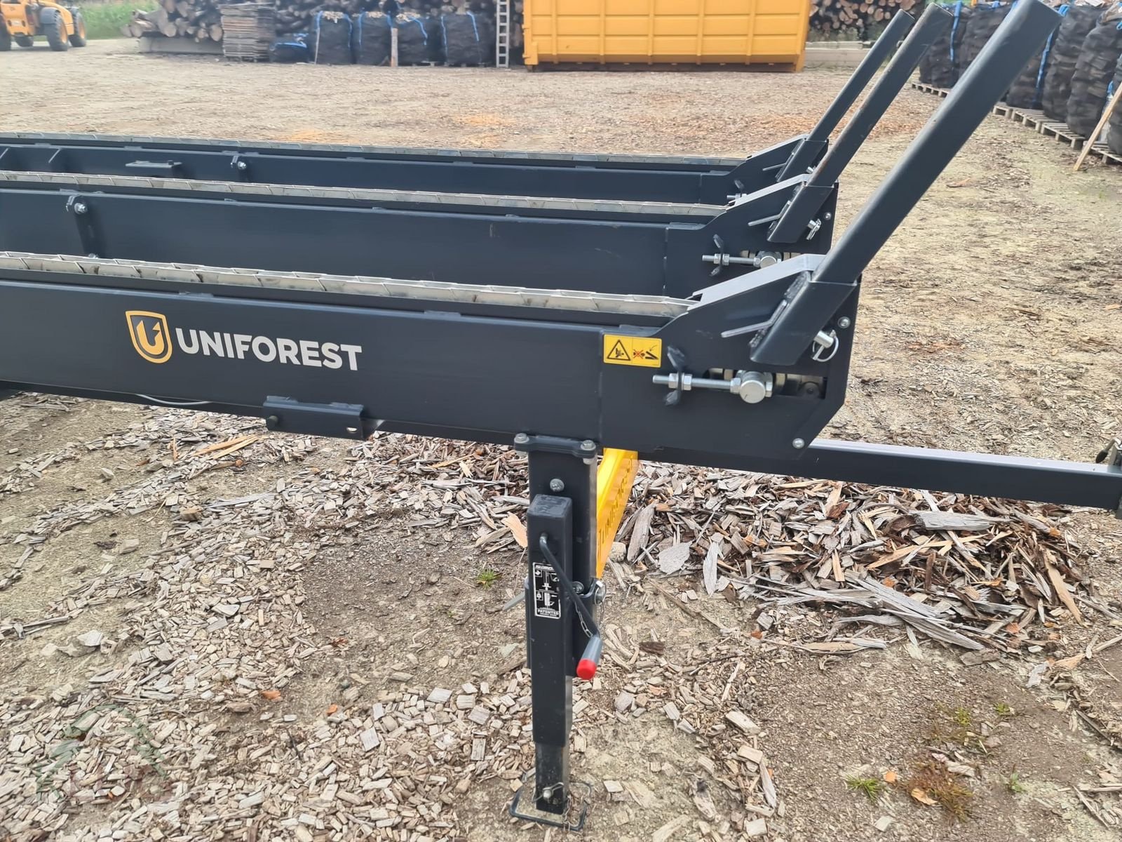 Sägeautomat & Spaltautomat Türe ait Uniforest DM 4000/3 TR H Querförderer, Gebrauchtmaschine içinde Pirching am Traubenberg (resim 16)