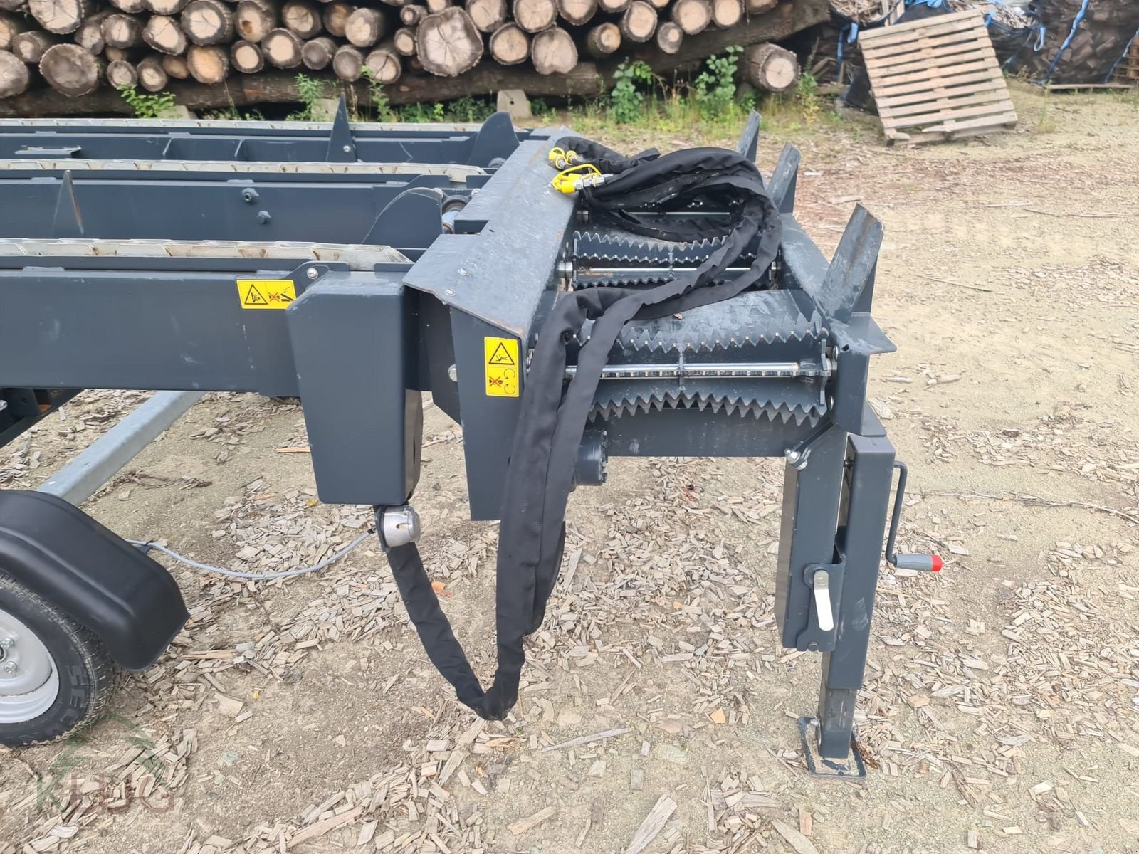 Sägeautomat & Spaltautomat Türe ait Uniforest DM 4000/3 TR H Querförderer, Gebrauchtmaschine içinde Pirching am Traubenberg (resim 22)