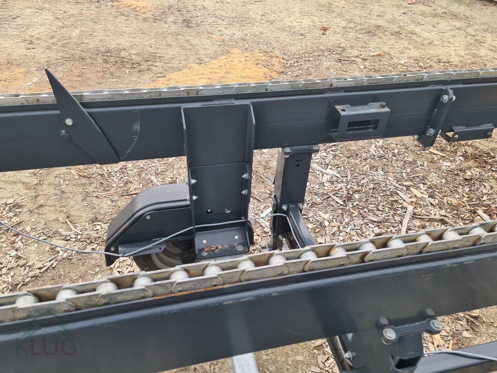 Sägeautomat & Spaltautomat Türe ait Uniforest DM 4000/3 TR H Querförderer, Gebrauchtmaschine içinde Pirching am Traubenberg (resim 9)