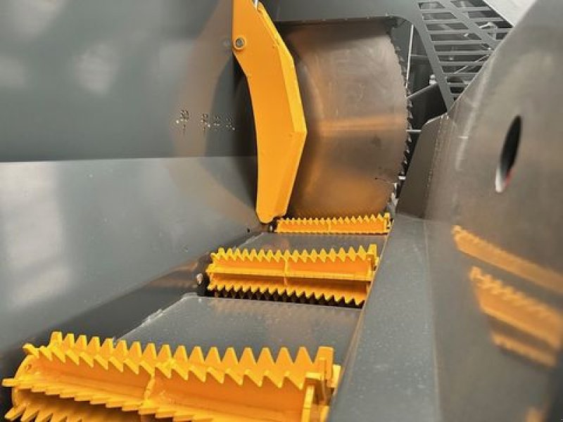 Sägeautomat & Spaltautomat des Typs Uniforest Sägespaltautomat Titan 53/40CD TR 40to Zapfwelle, Neumaschine in Tamsweg (Bild 11)