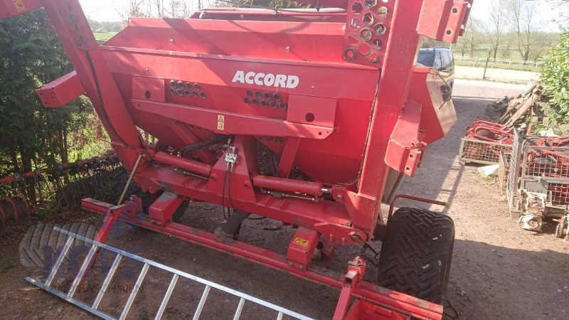 Sämaschine of the type Accord Accord Anduckrolle, Rahmen, Räder mit Achse, Gebrauchtmaschine in Schutterzell (Picture 3)