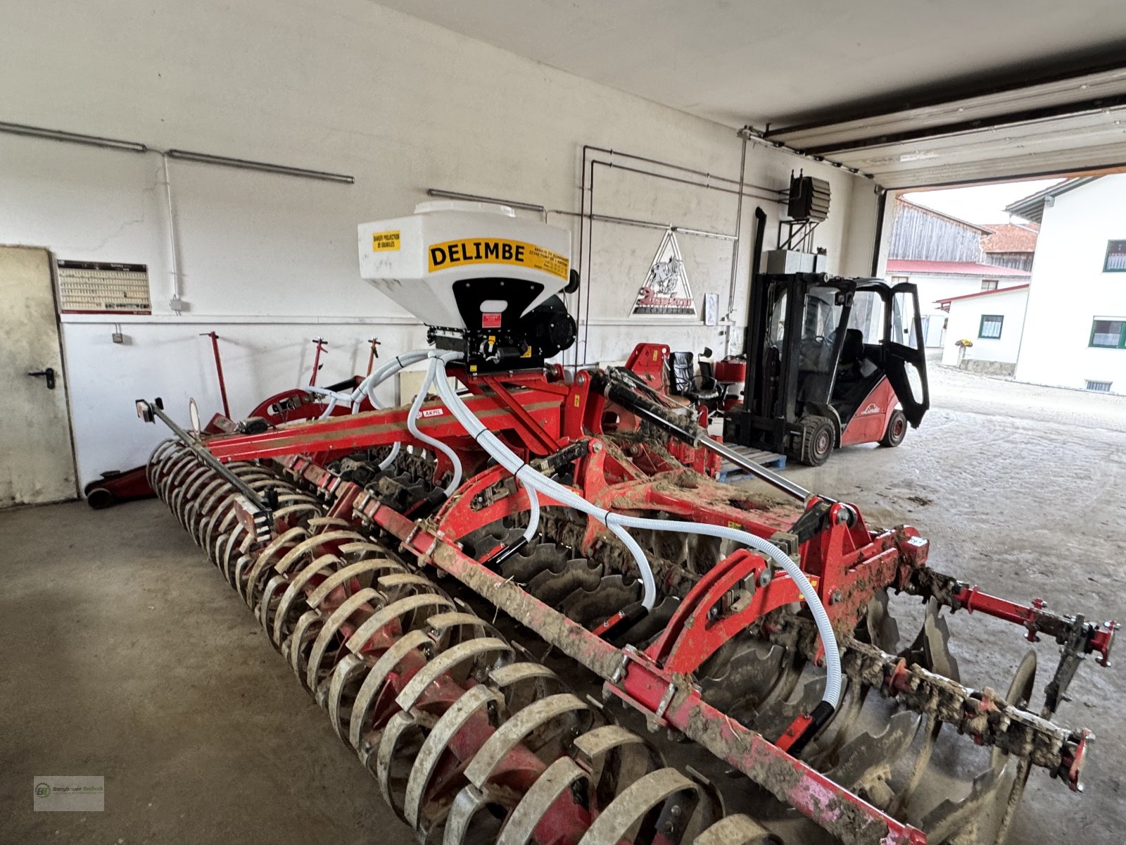 Sämaschine des Typs Delimbe T18E Pneumatikstreuer Zwischenfrucht Streuer Sämaschine Sägerät pneumatisch Mikrogranulat Nachsaatgerät, Neumaschine in Kötzting (Bild 1)