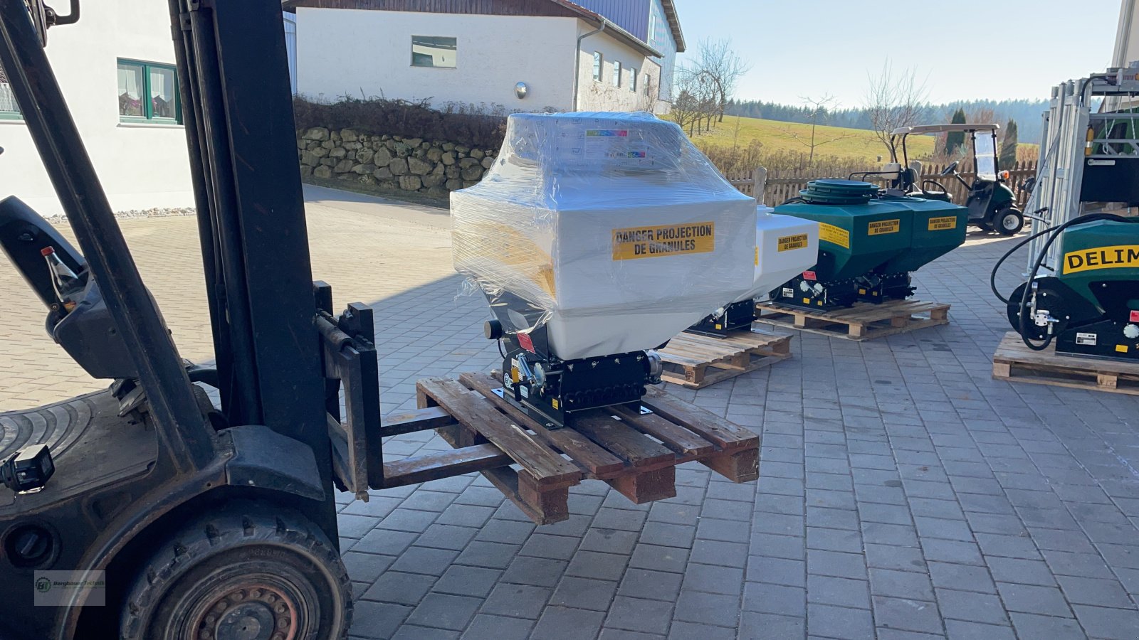 Sämaschine des Typs Delimbe T18E Pneumatikstreuer Zwischenfrucht Streuer Sämaschine Sägerät pneumatisch Mikrogranulat Nachsaatgerät, Neumaschine in Kötzting (Bild 16)