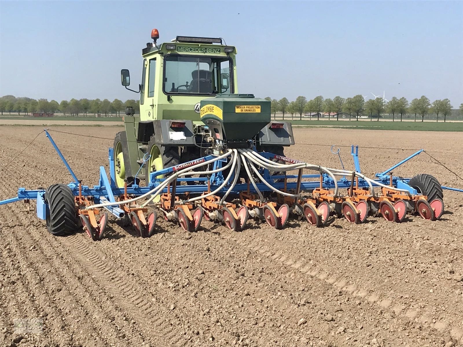 Sämaschine des Typs Delimbe T18E Pneumatikstreuer Zwischenfrucht Streuer Sämaschine Sägerät pneumatisch Mikrogranulat Nachsaatgerät, Neumaschine in Kötzting (Bild 18)