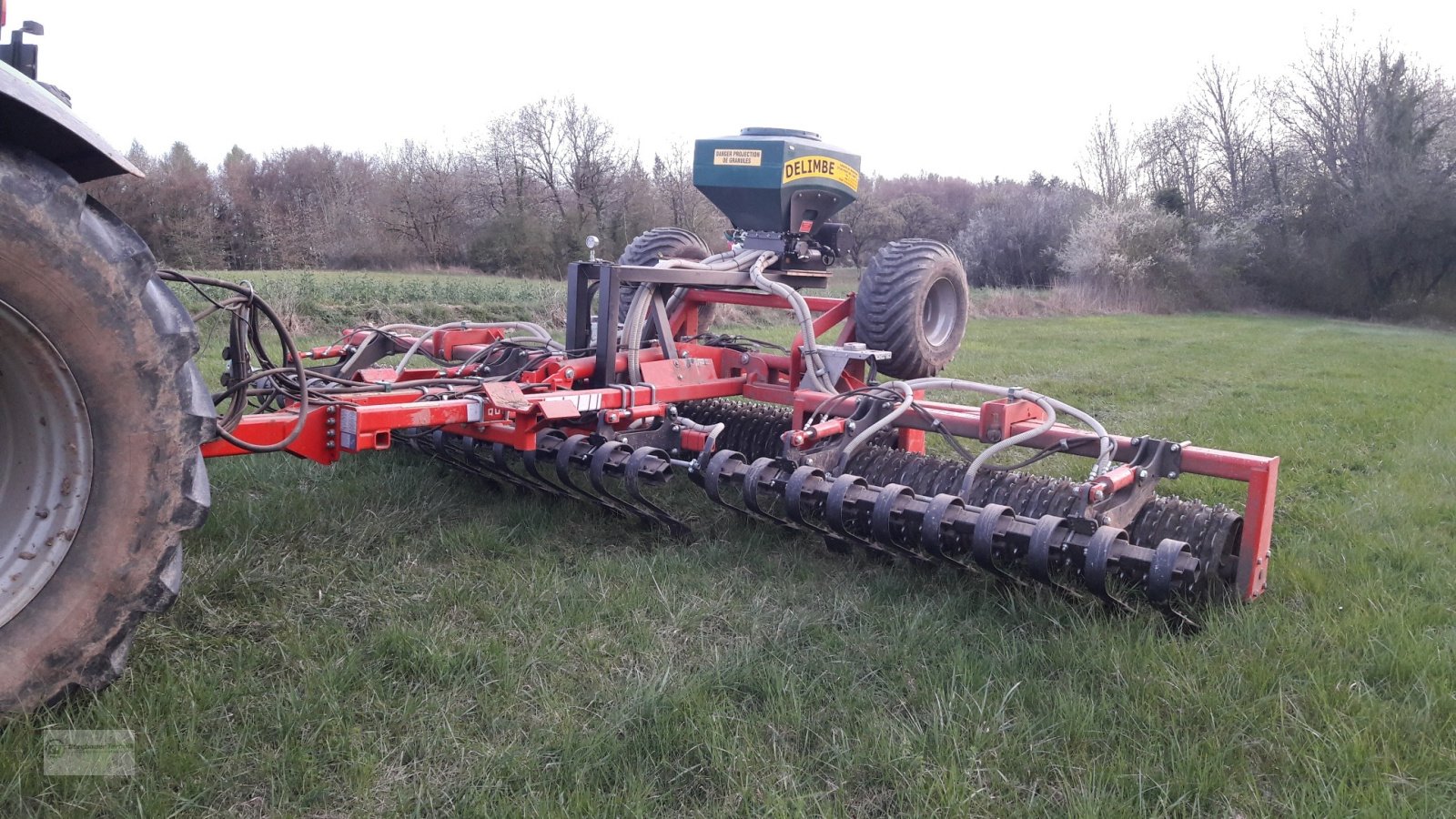 Sämaschine des Typs Delimbe T18E Pneumatikstreuer Zwischenfrucht Streuer Sämaschine Sägerät pneumatisch Mikrogranulat Nachsaatgerät, Neumaschine in Kötzting (Bild 19)