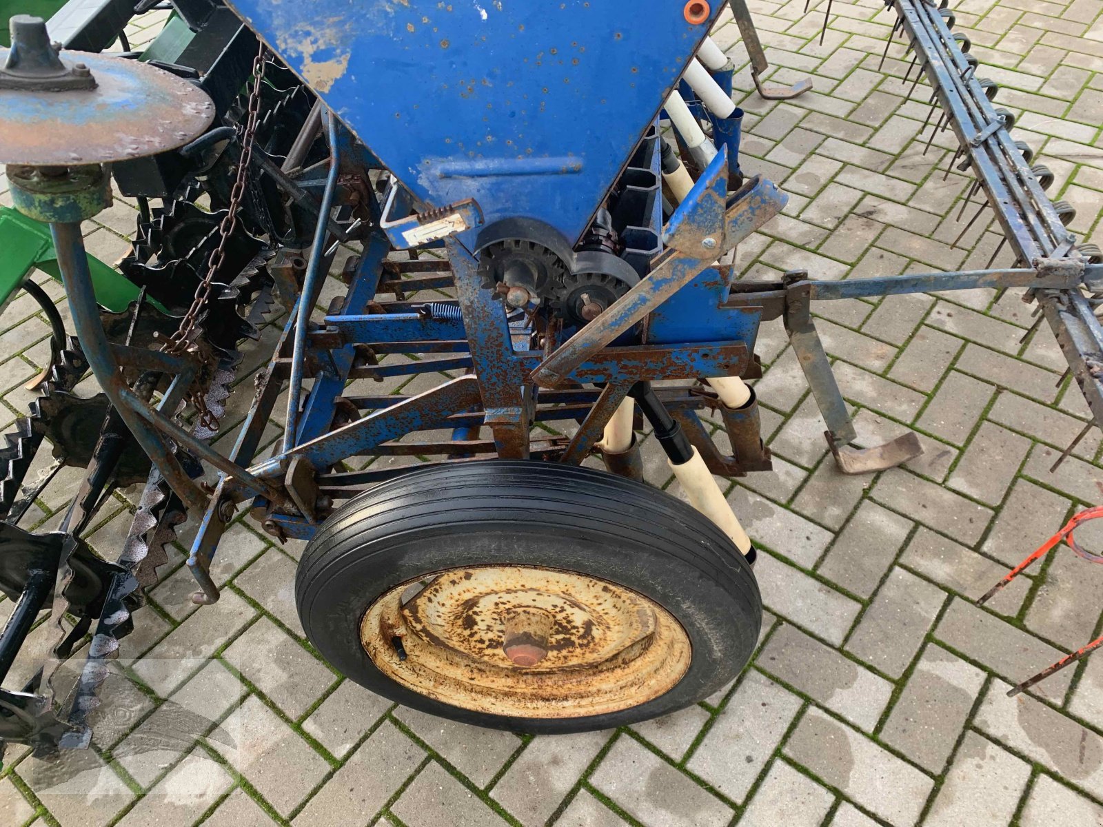 Sämaschine типа Fiona Saatkombination, Kompakter mit Fiona Drillmaschine D 56 - 19 225cm, Gebrauchtmaschine в Hermannsburg (Фотография 7)